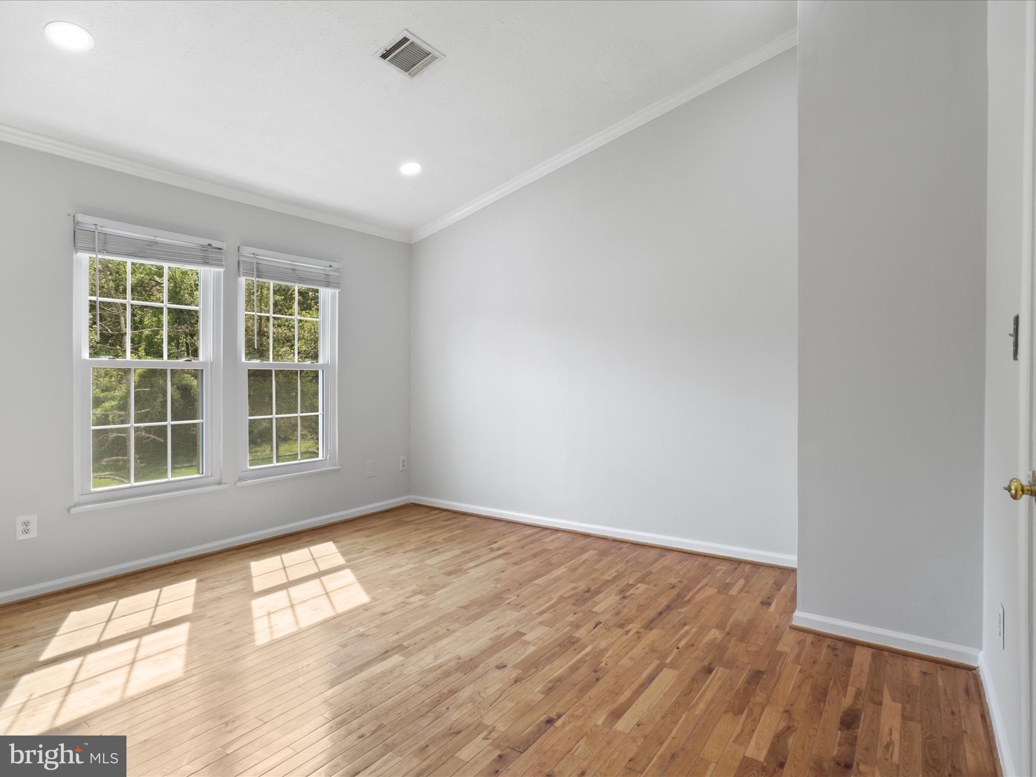 HILLCREST TOWNE - Residential