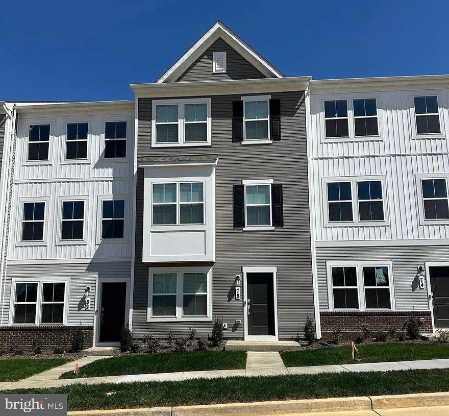 Welcome to the brand new construction END unit townhome, Spacious open floor model in a prime location with lot of shops and restaurants around the home .Be the first to make it home.

Home Features
Entry-level recreation room perfect for an office, gym, playroom with 2 car garage ( rare in this area)
Open-concept main floor with a large Great Room, dining space, and chef-inspired kitchen and a half bath.
Private porch/balcony off the kitchen 
Three top-floor bedrooms, including a spacious owner's suite with private bath and walk-in closet
Washer & dryer included
2-car garage 
Pets Allowed
Tenant pays utilities: cable, Wi-Fi, electric, water/sewer, and trash

 Availability
Move-in date: January 27 or after