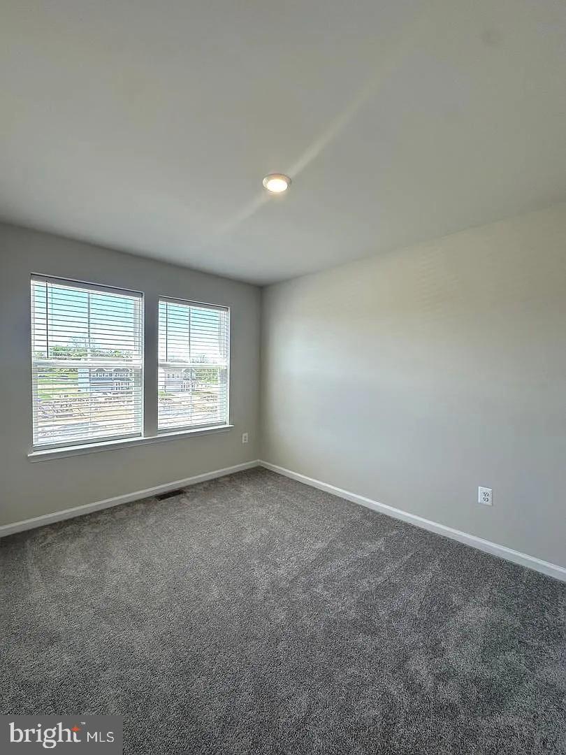 RED CLOVER MEADOWS - Residential Lease