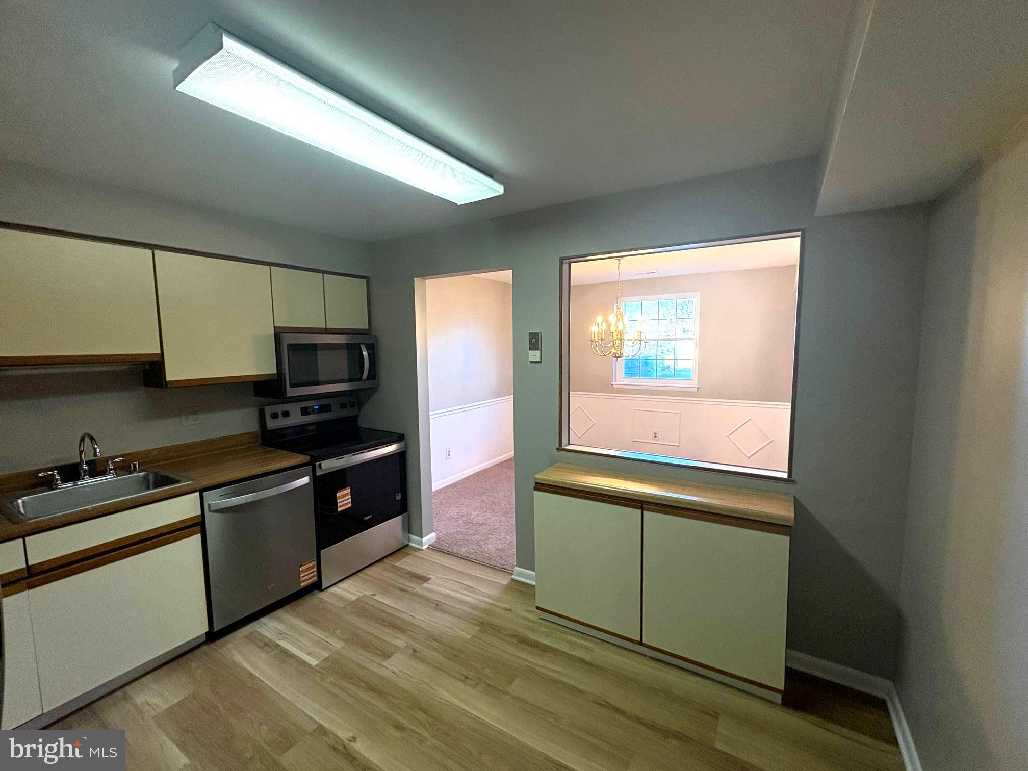 BROOKING COURT GARDEN - Residential Lease