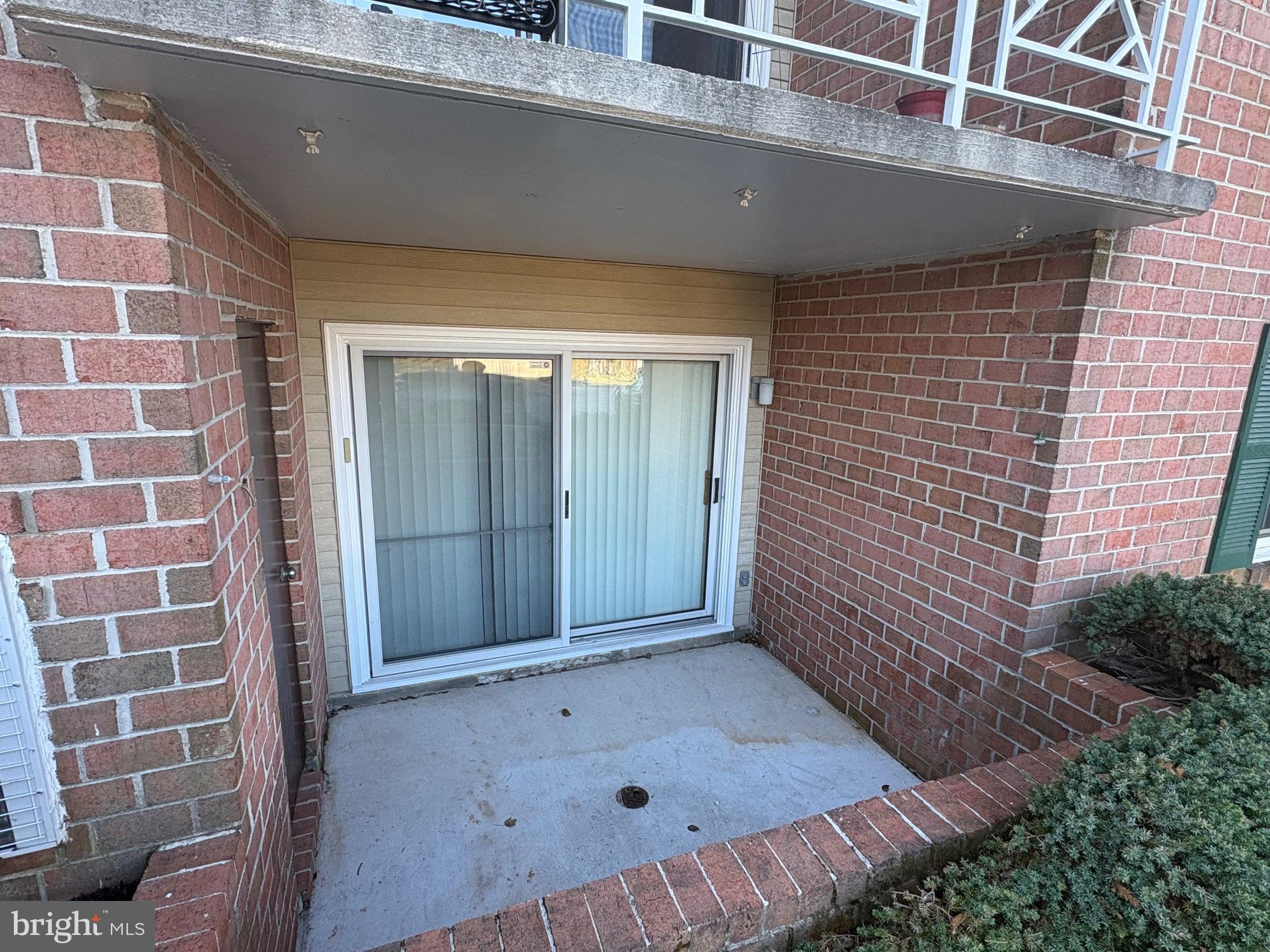 BROOKING COURT GARDEN - Residential Lease