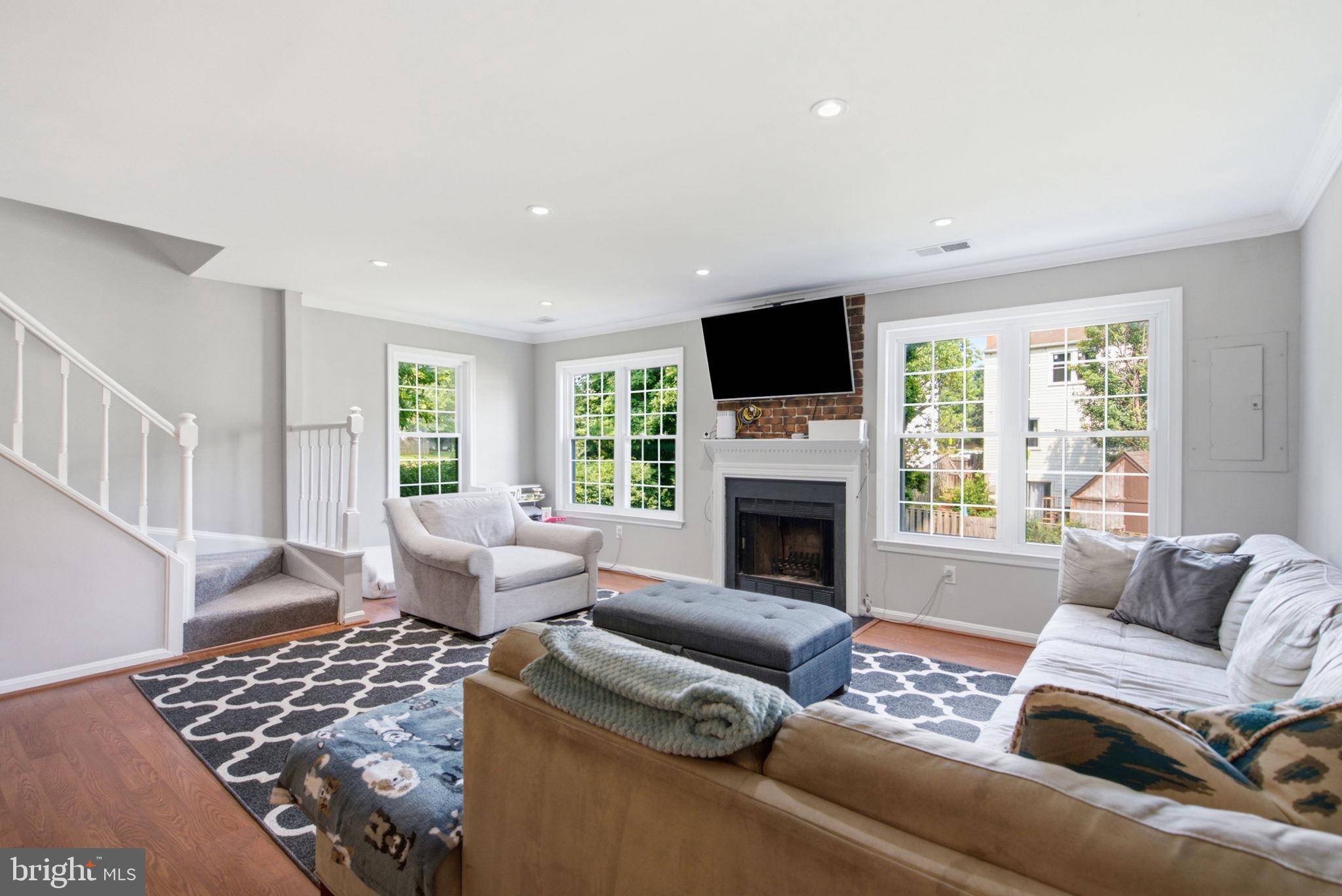 104 BARNSFIELD COURT 225