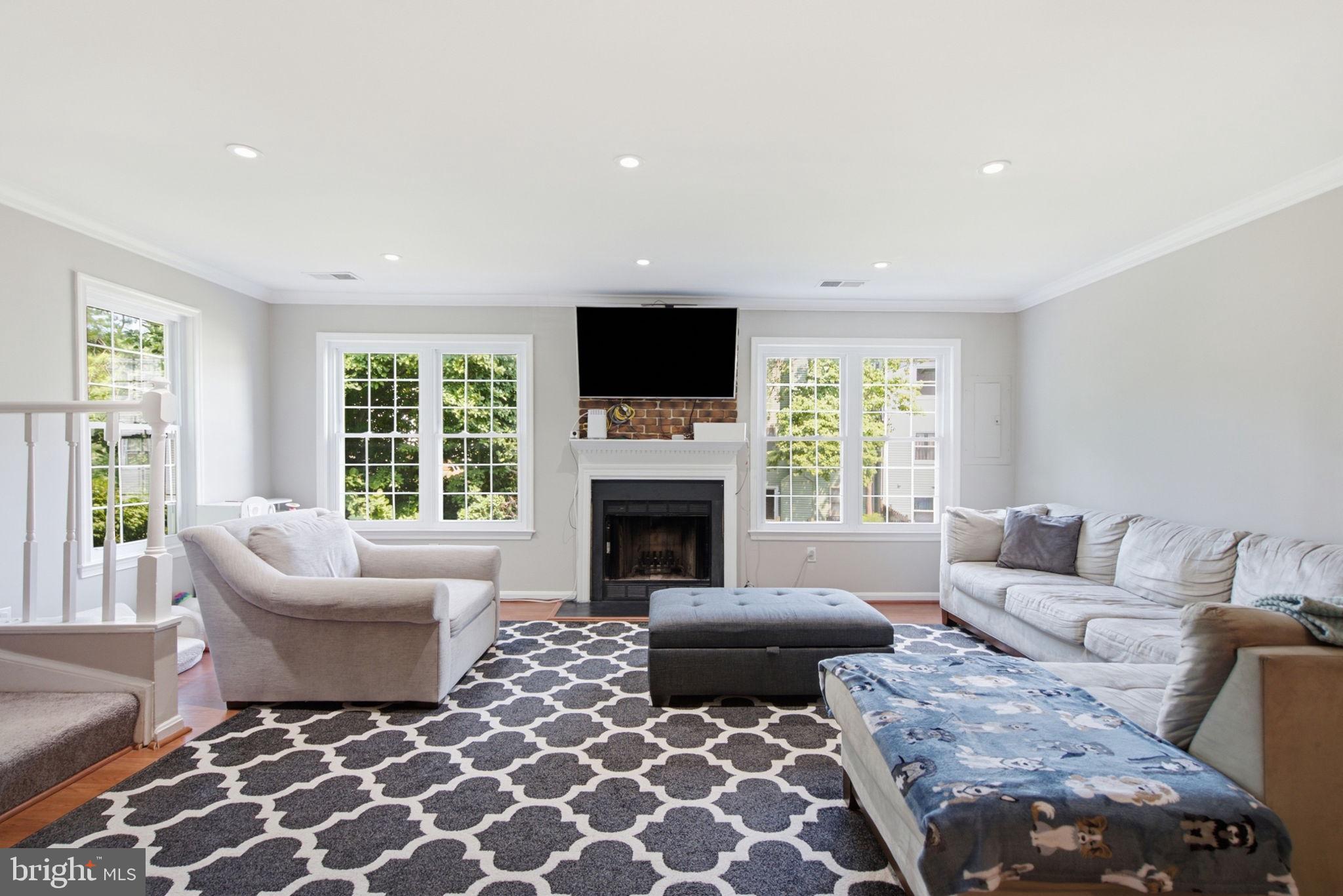 104 BARNSFIELD COURT 225