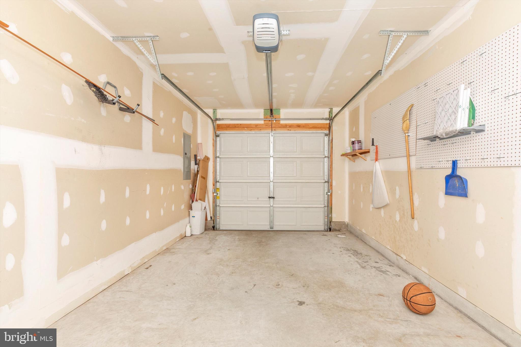 SPRING RIDGE - Residential Lease