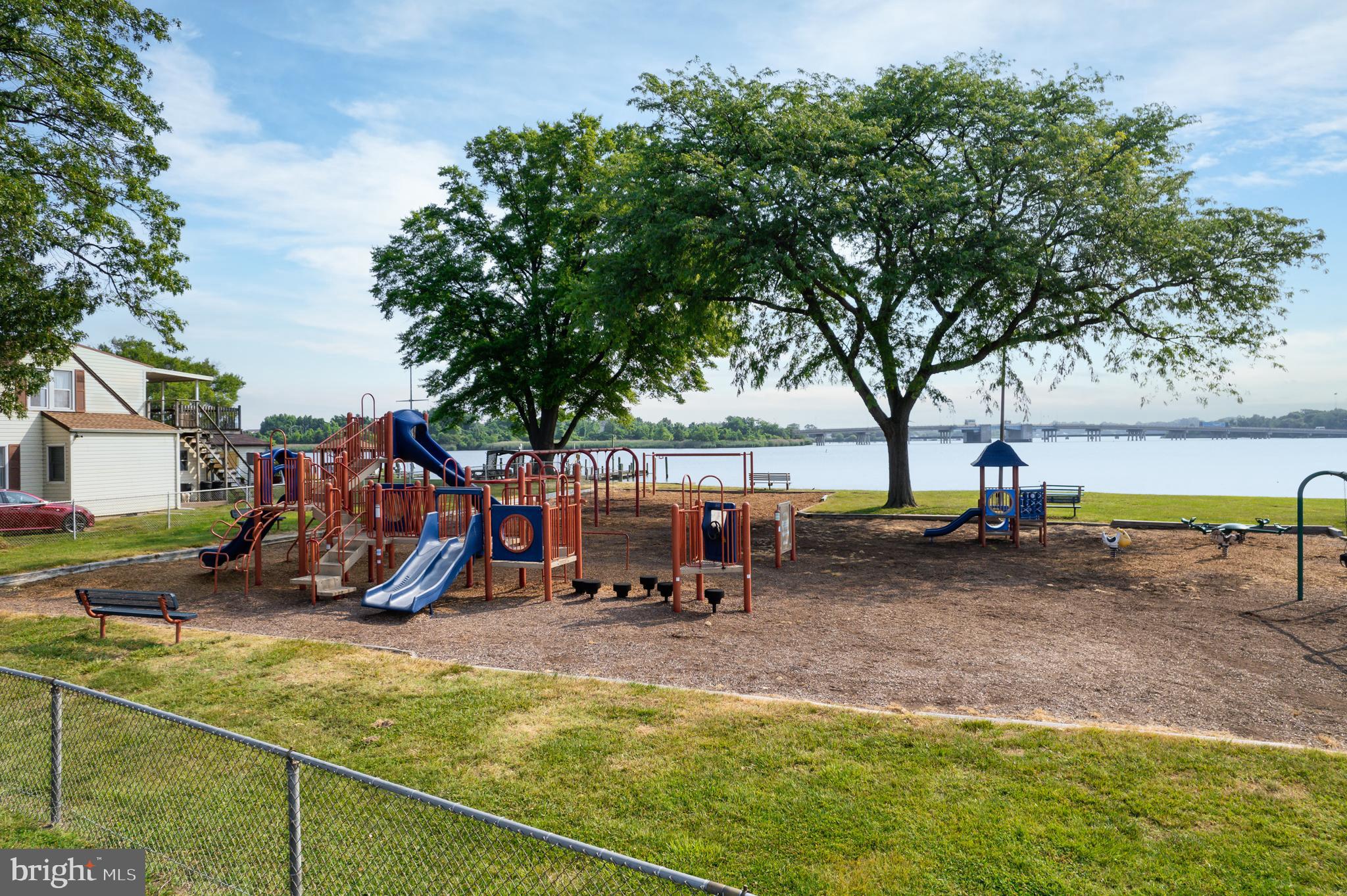 WATERSEDGE - Residential