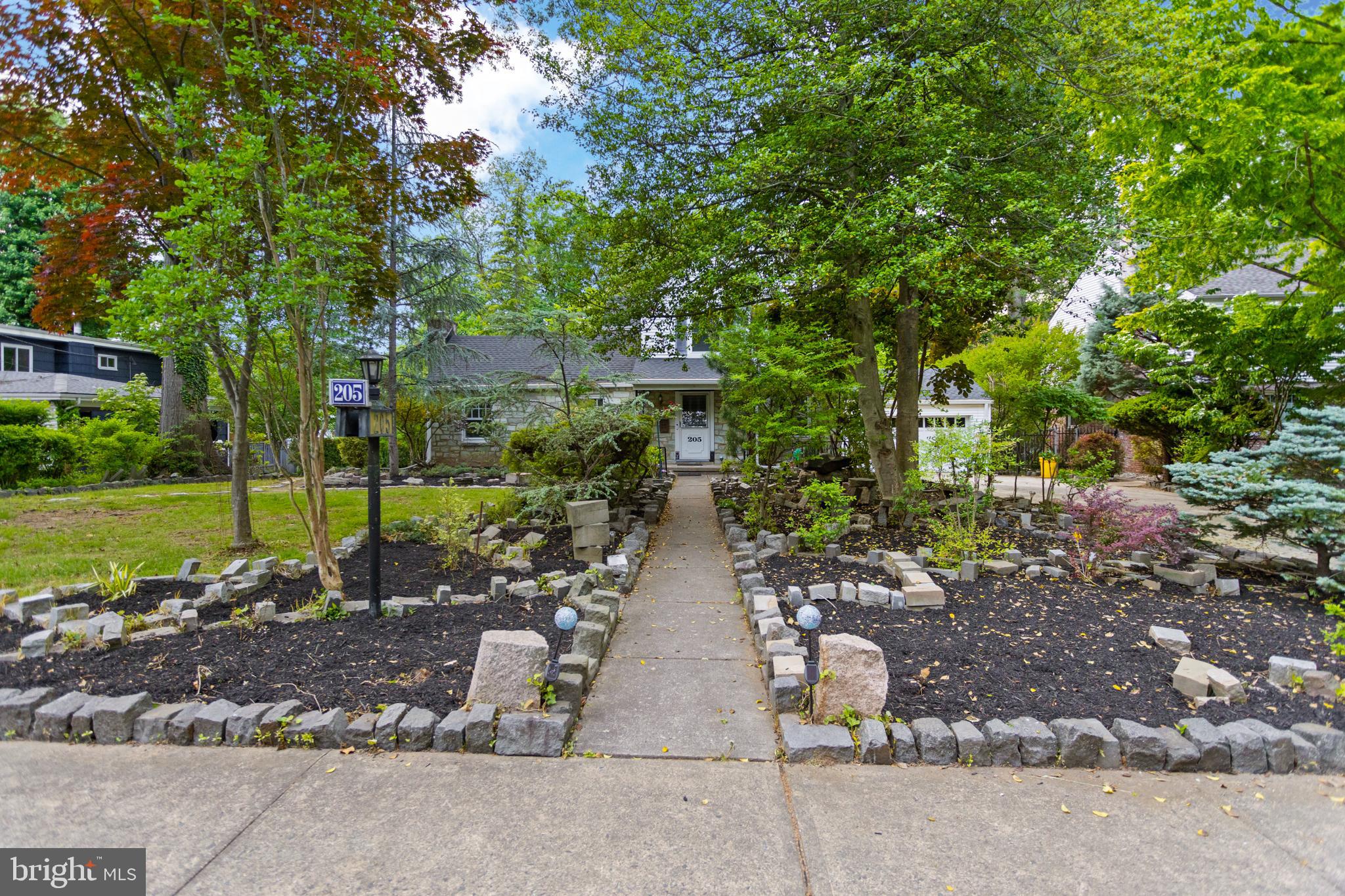 205 CORNWALL AVENUE