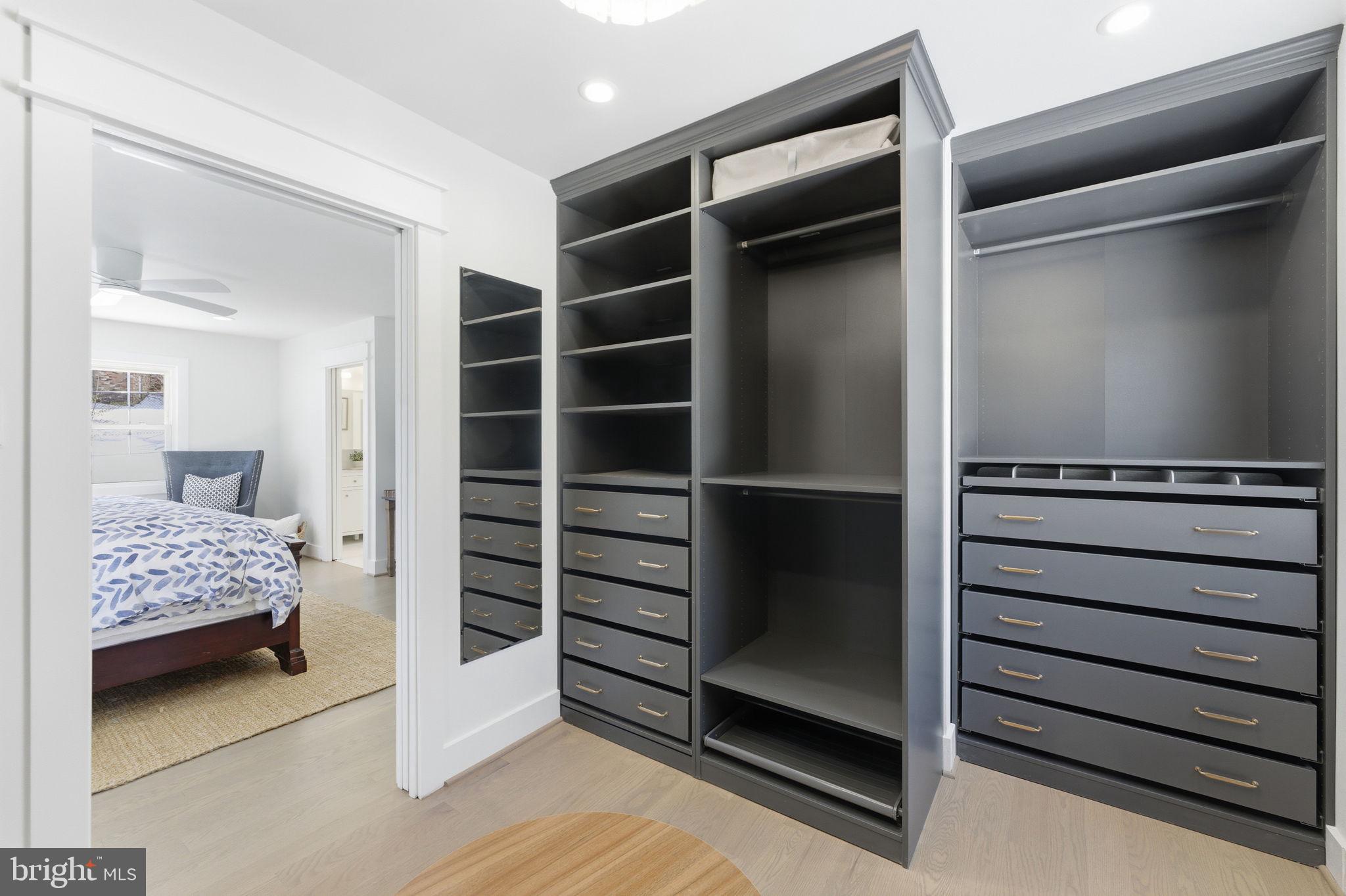 ROLLING VALLEY - Residential