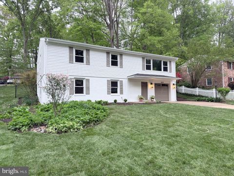 8615 KERRY LANE SPRINGFIELD VA 22152