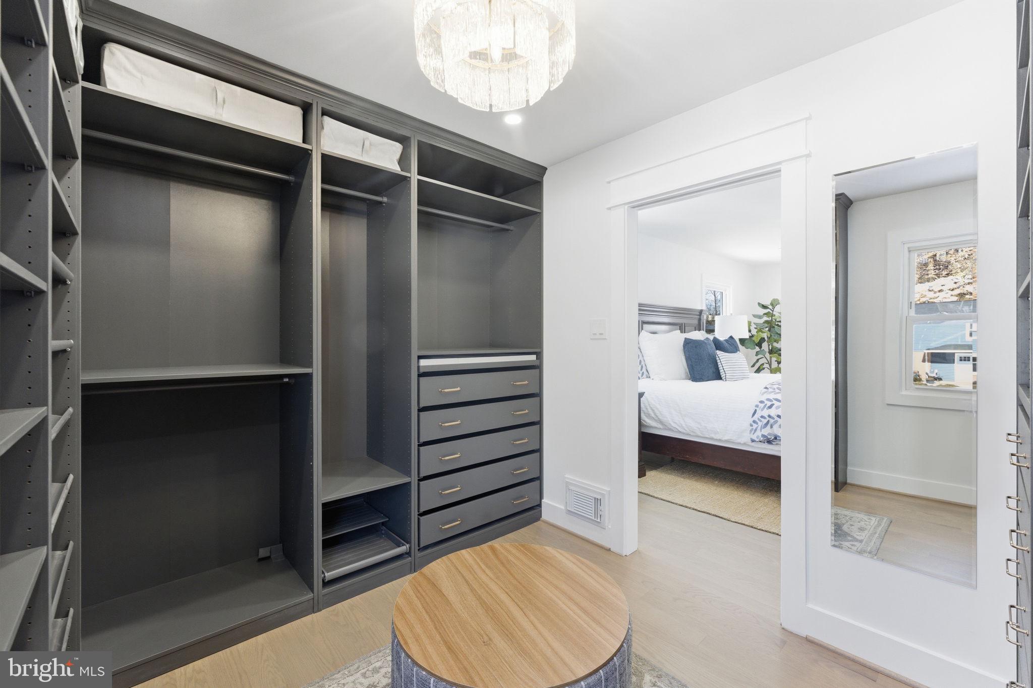 ROLLING VALLEY - Residential