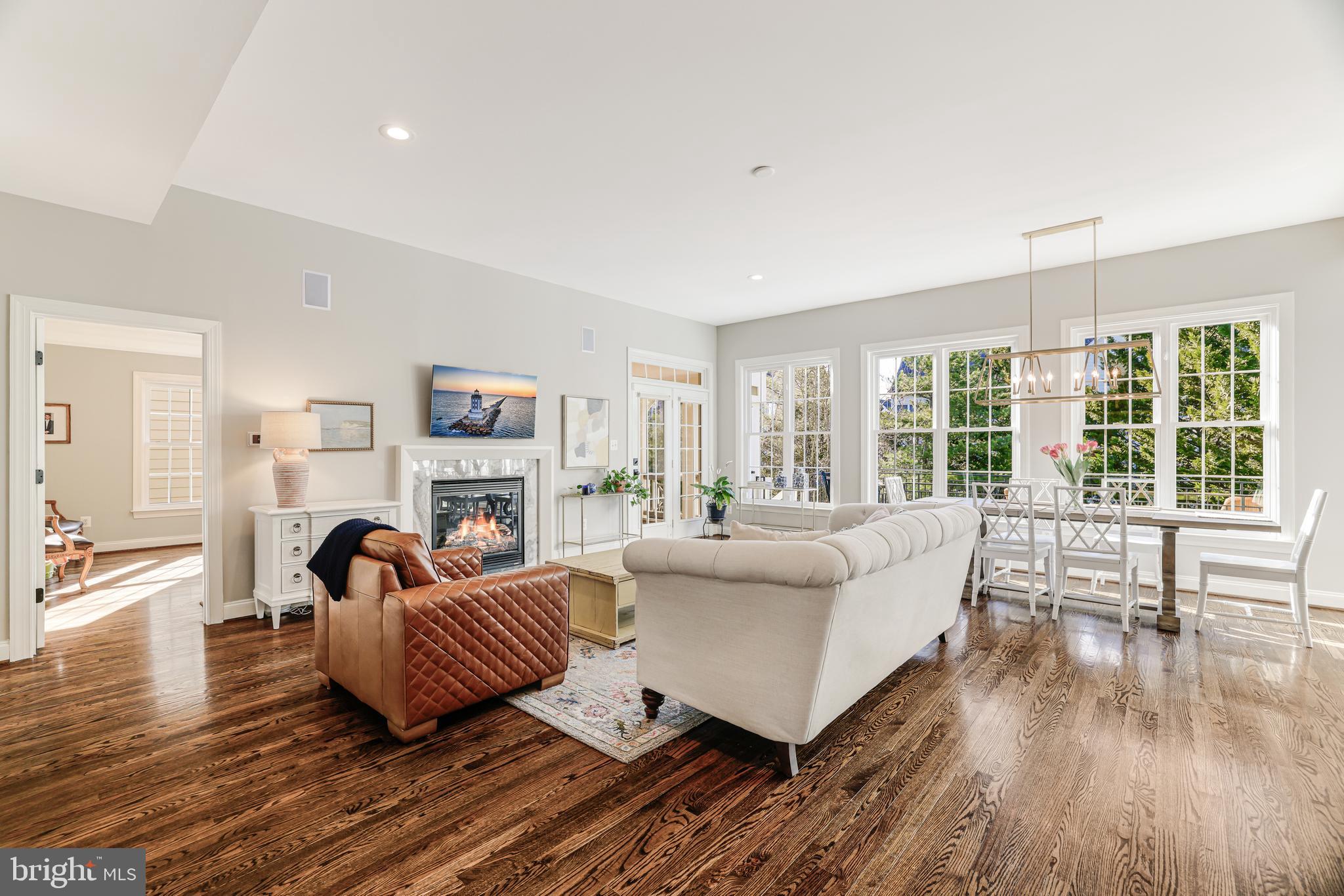 LANSDOWNE ON THE POTOMAC - Residential