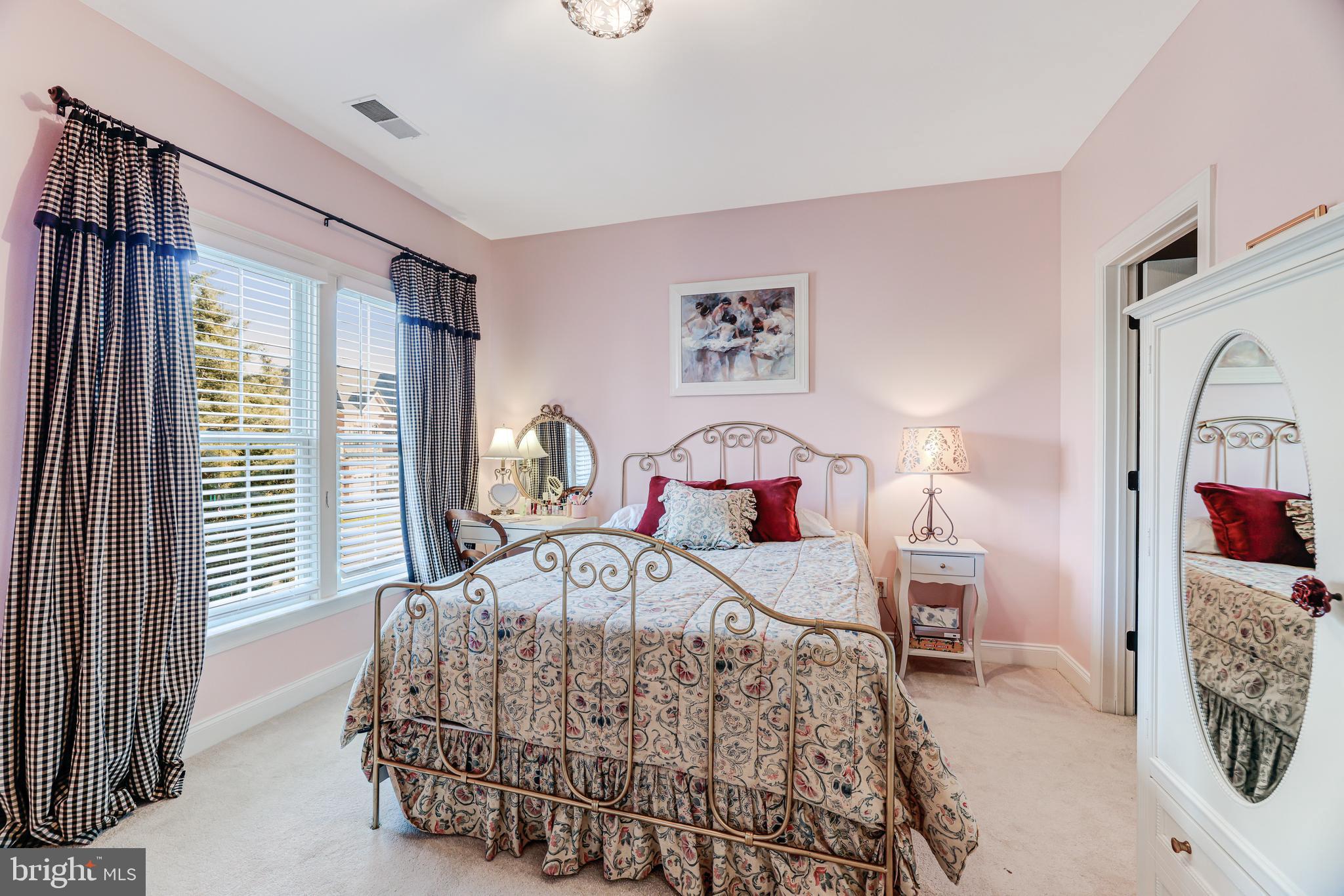 LANSDOWNE ON THE POTOMAC - Residential