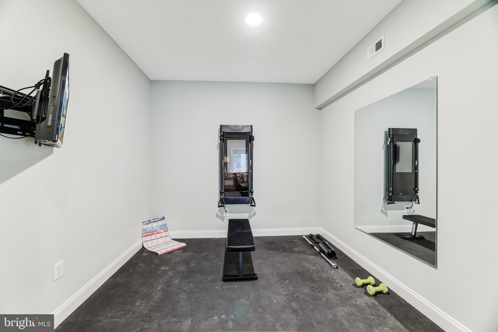 LANSDOWNE ON THE POTOMAC - Residential