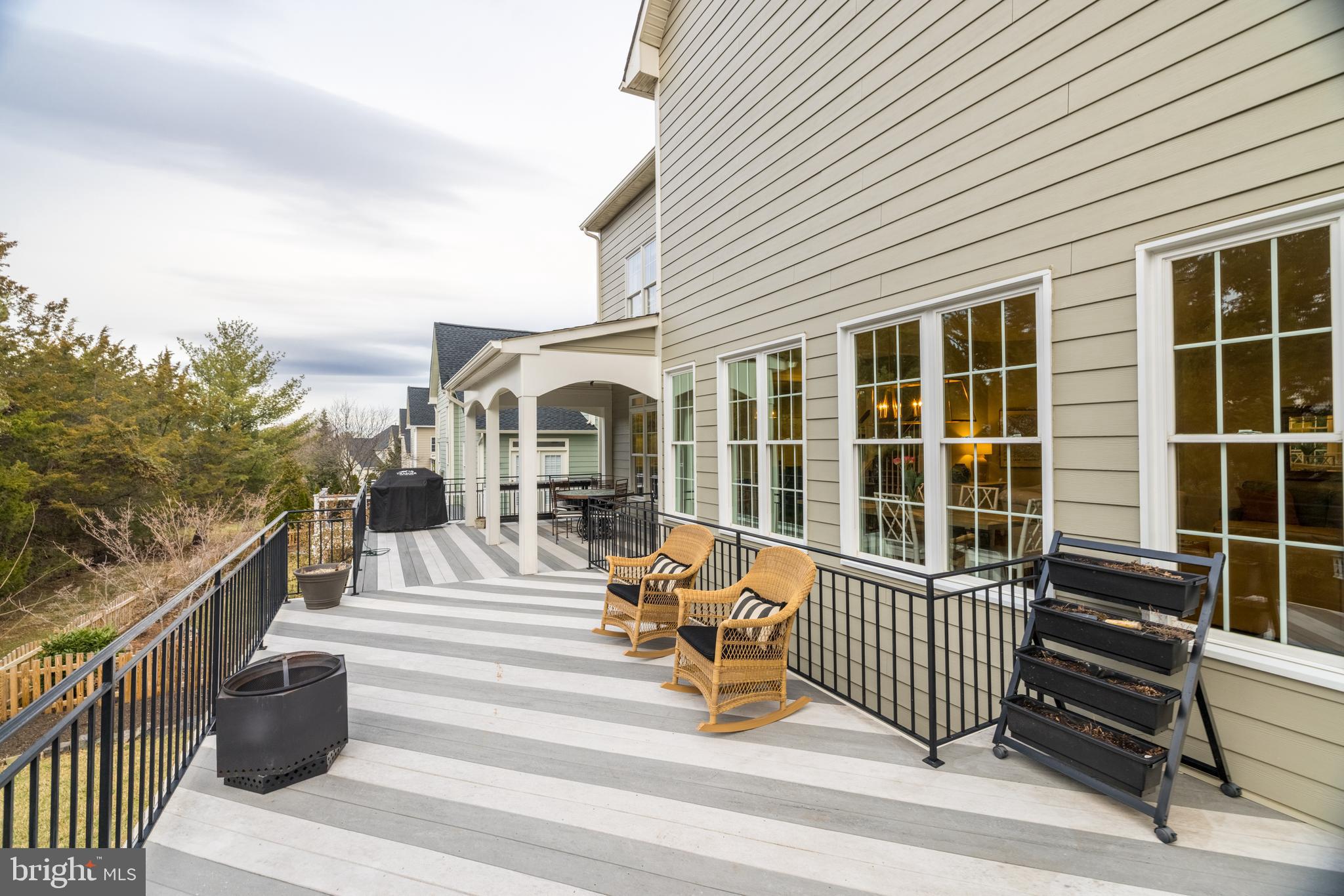 LANSDOWNE ON THE POTOMAC - Residential