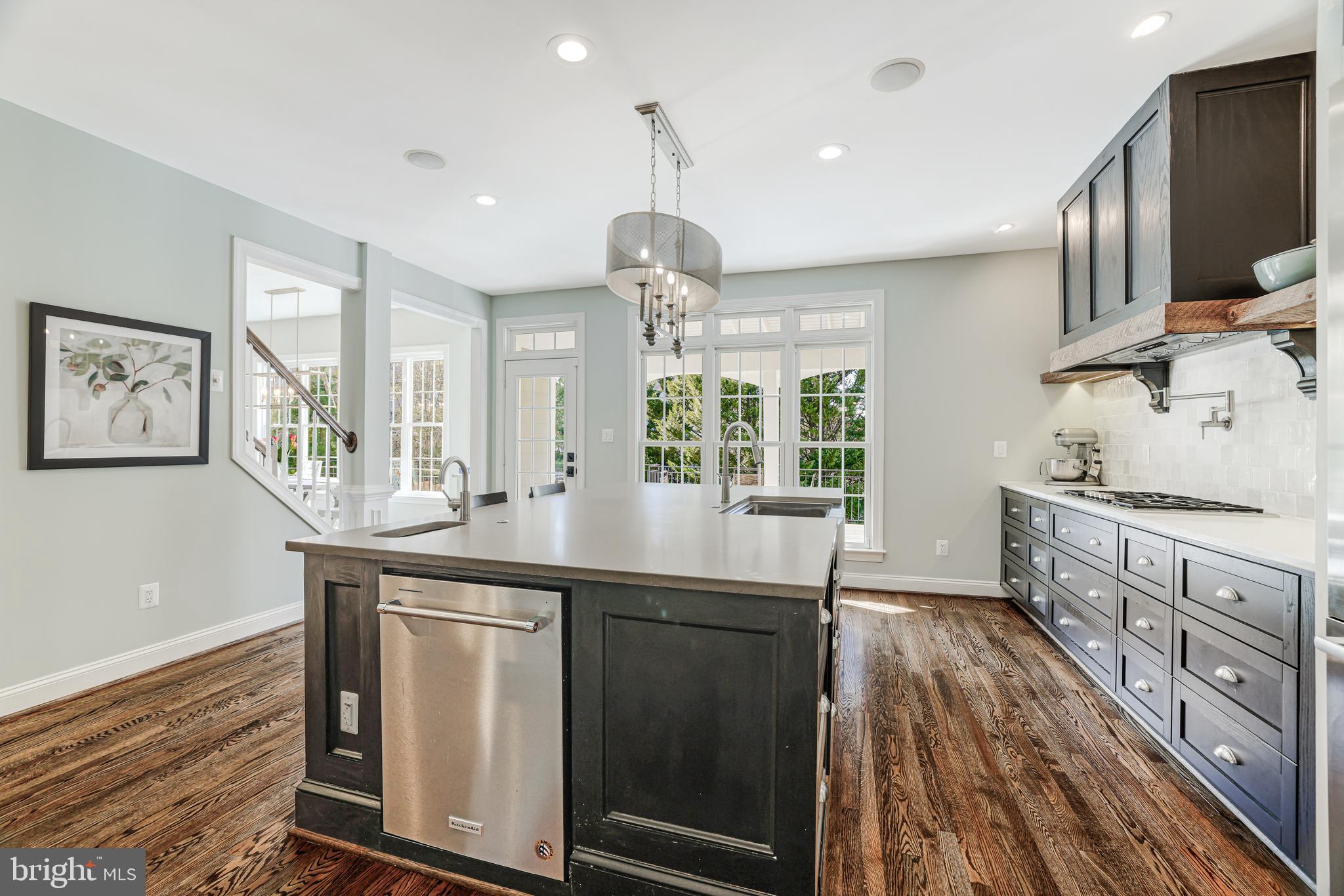 LANSDOWNE ON THE POTOMAC - Residential