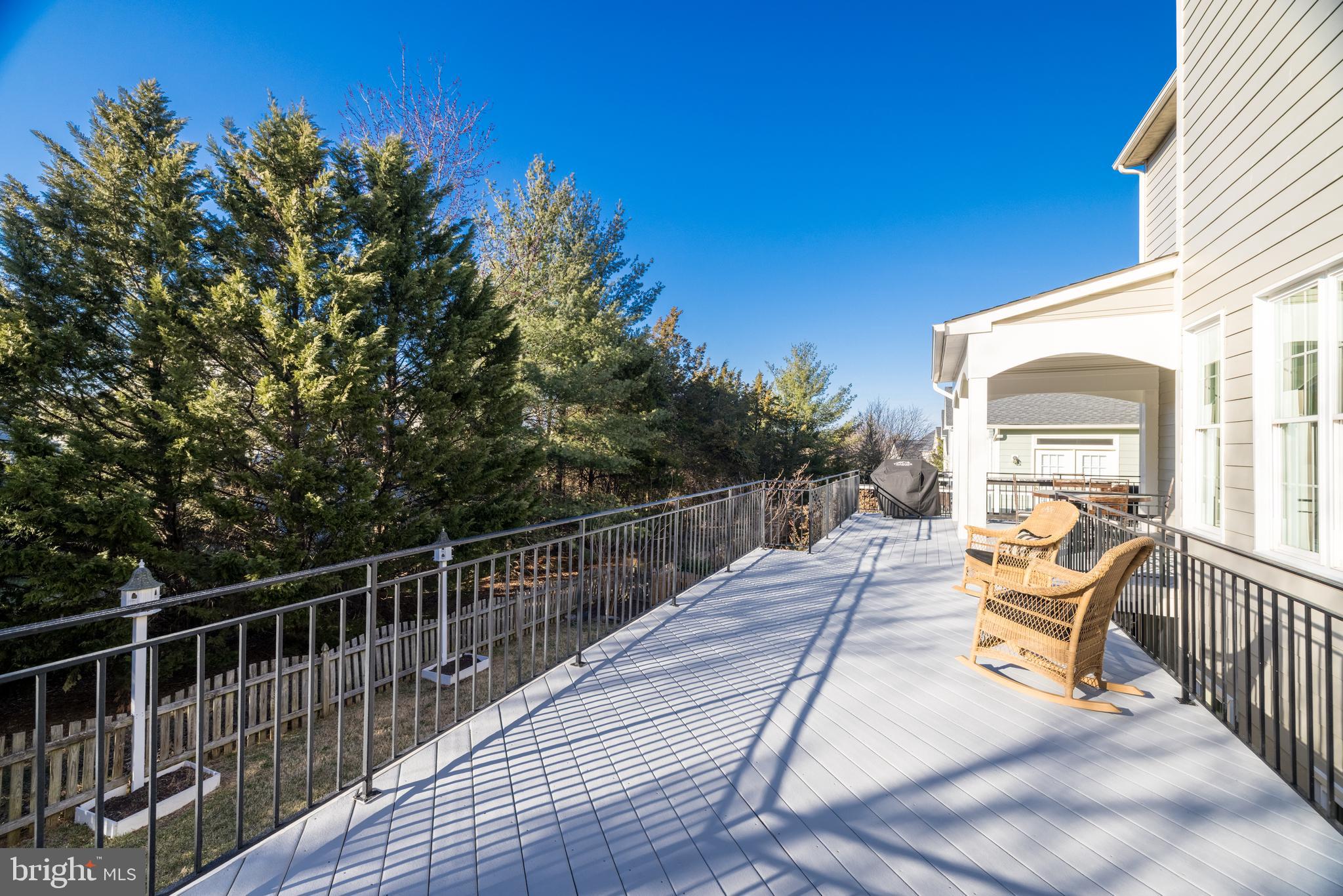 LANSDOWNE ON THE POTOMAC - Residential