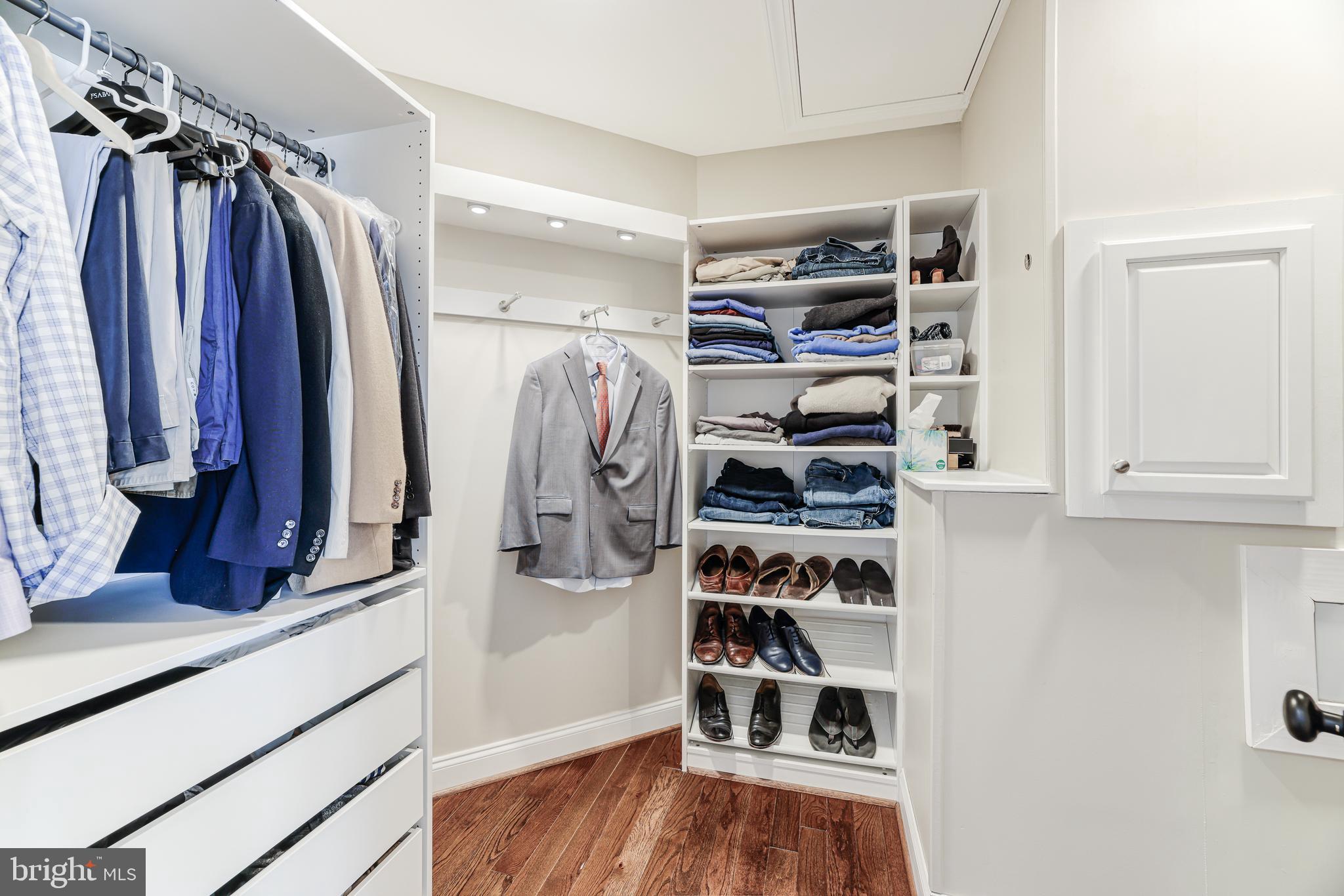 LANSDOWNE ON THE POTOMAC - Residential