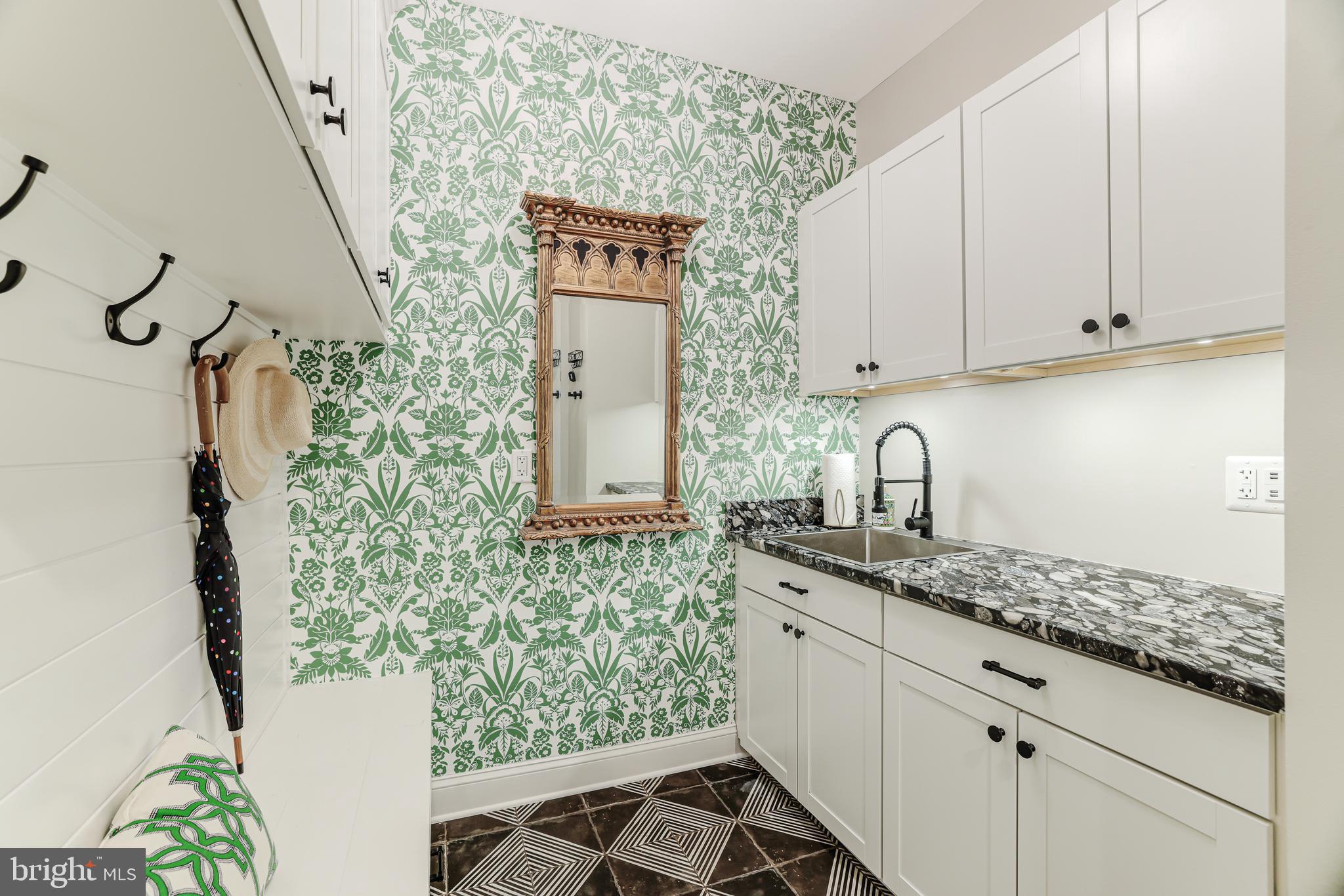 LANSDOWNE ON THE POTOMAC - Residential