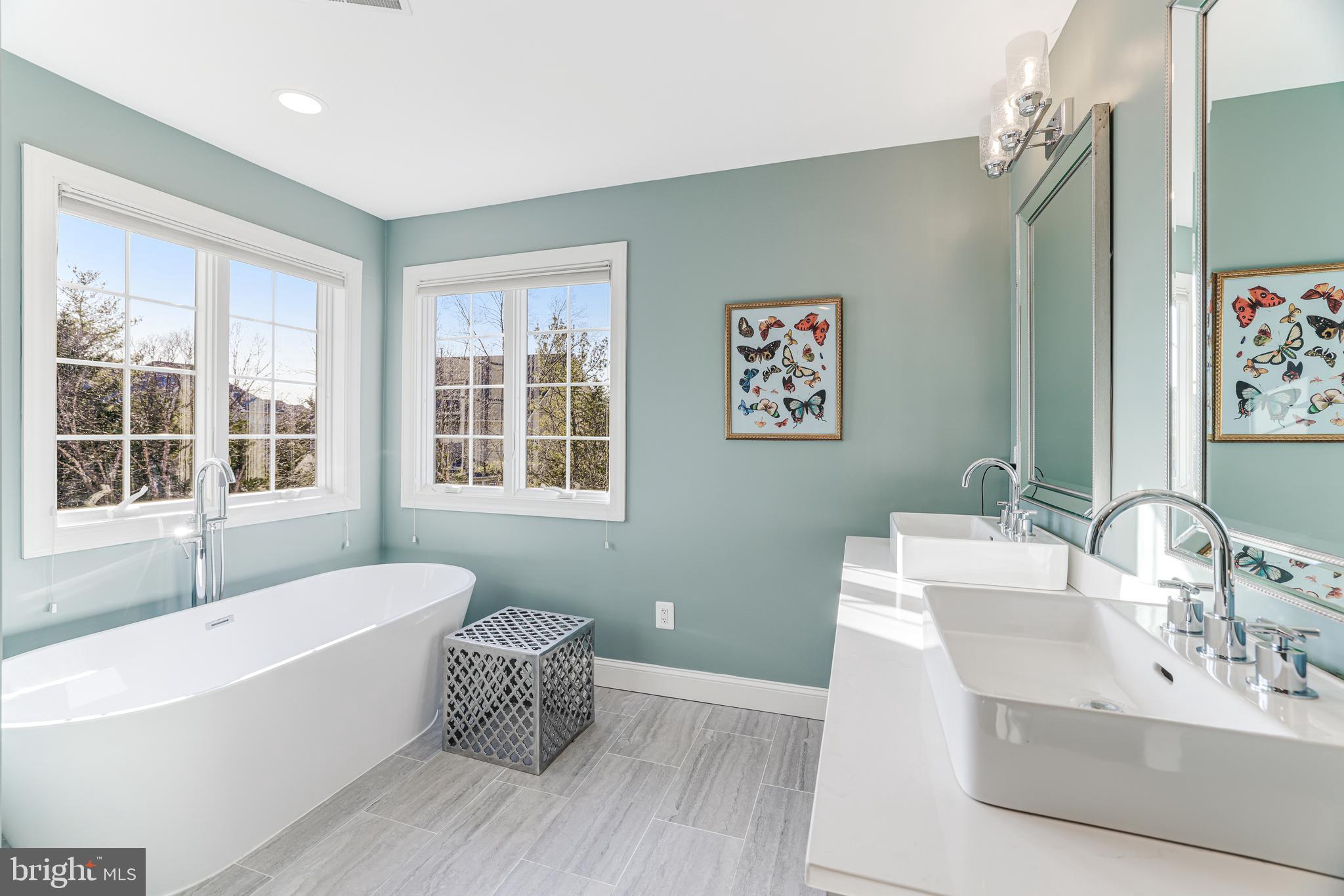 LANSDOWNE ON THE POTOMAC - Residential