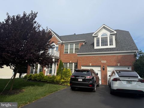 Homes For Sale - 15224 Lions Den Road<br/> BURTONSVILLE, MD 20866