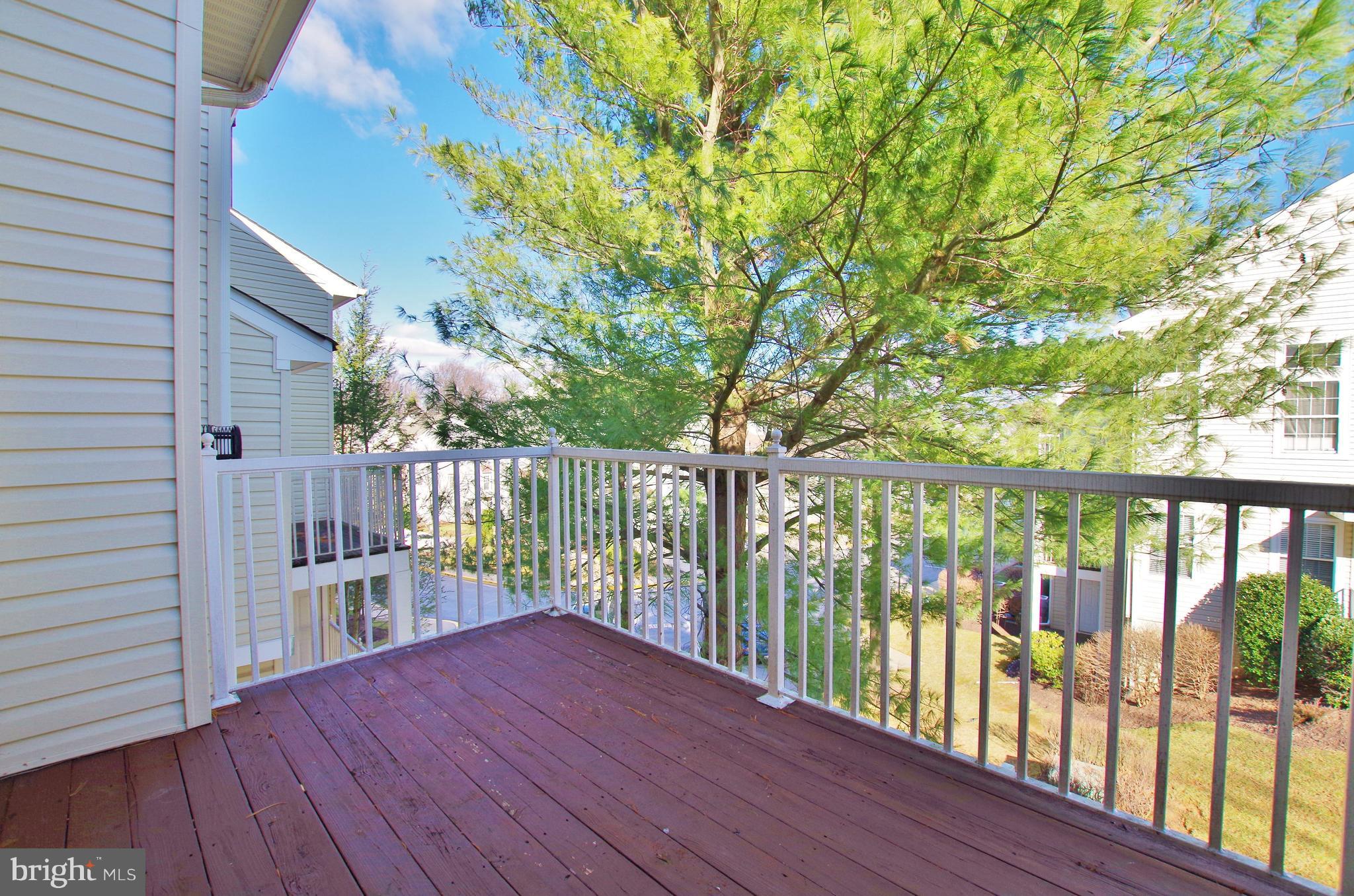 CLOVERLEAF CENTER - Residential