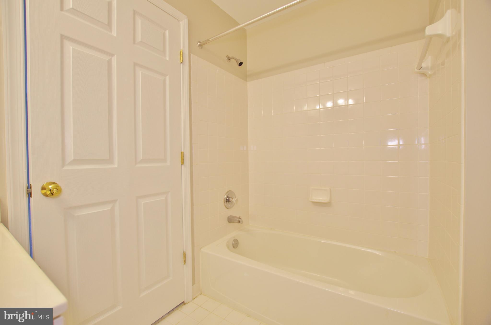 CLOVERLEAF CENTER - Residential