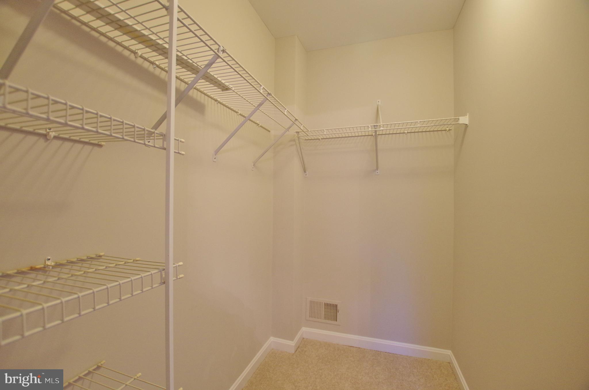 CLOVERLEAF CENTER - Residential