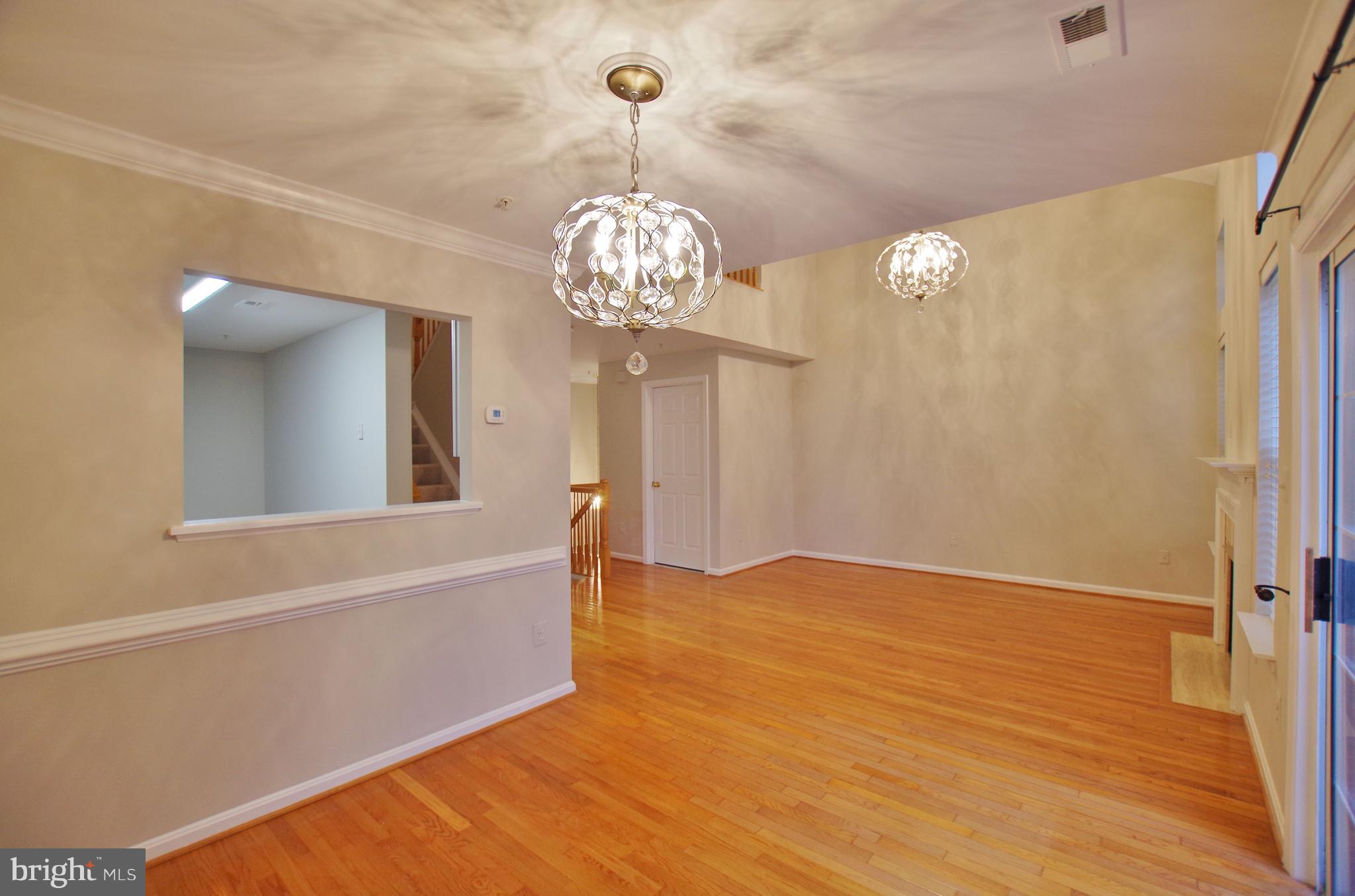 CLOVERLEAF CENTER - Residential