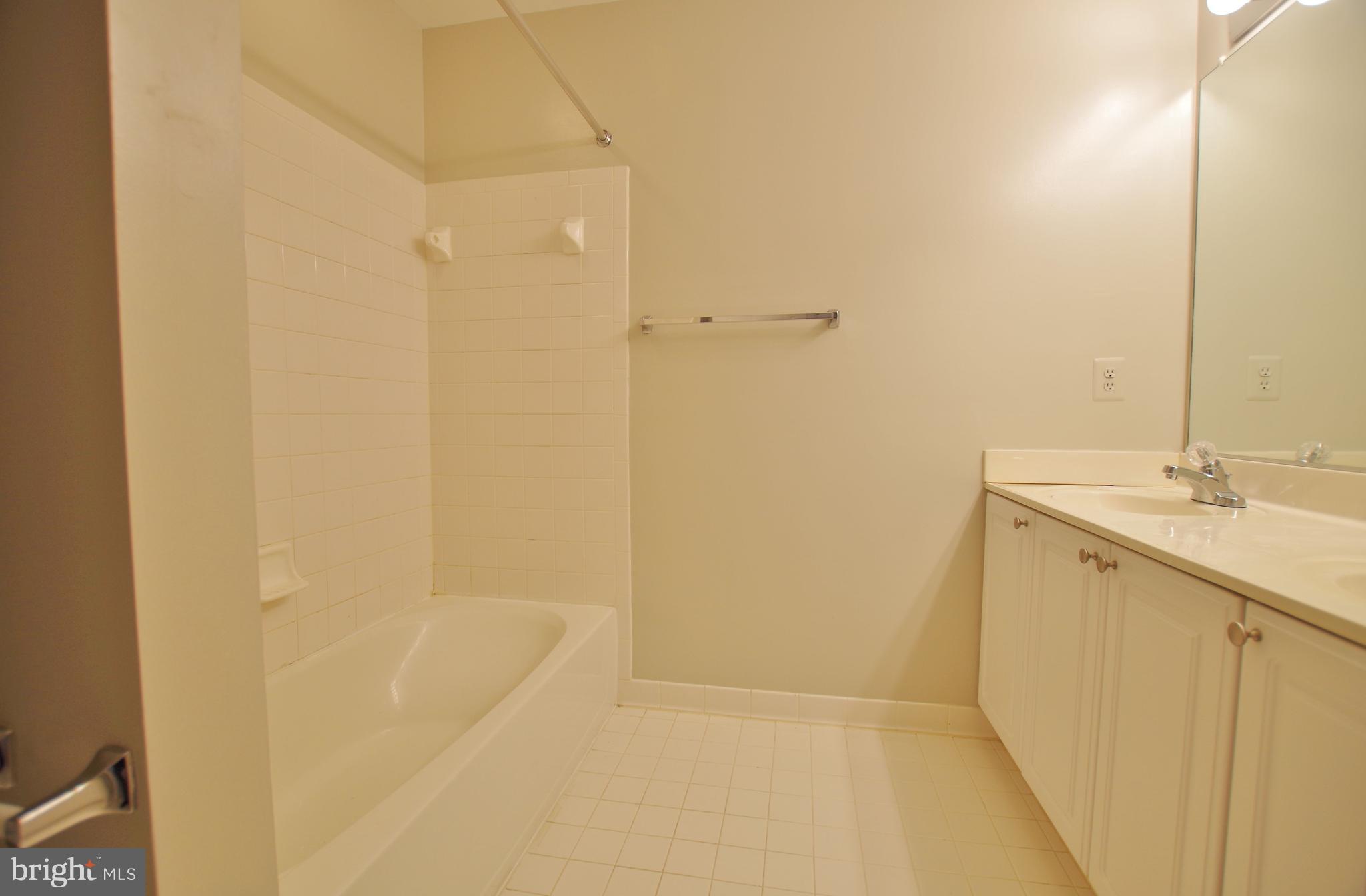 CLOVERLEAF CENTER - Residential