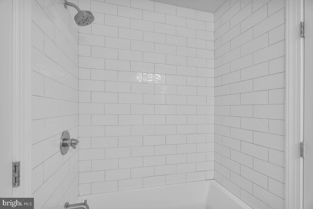 CRISPIN GARDENS - Residential