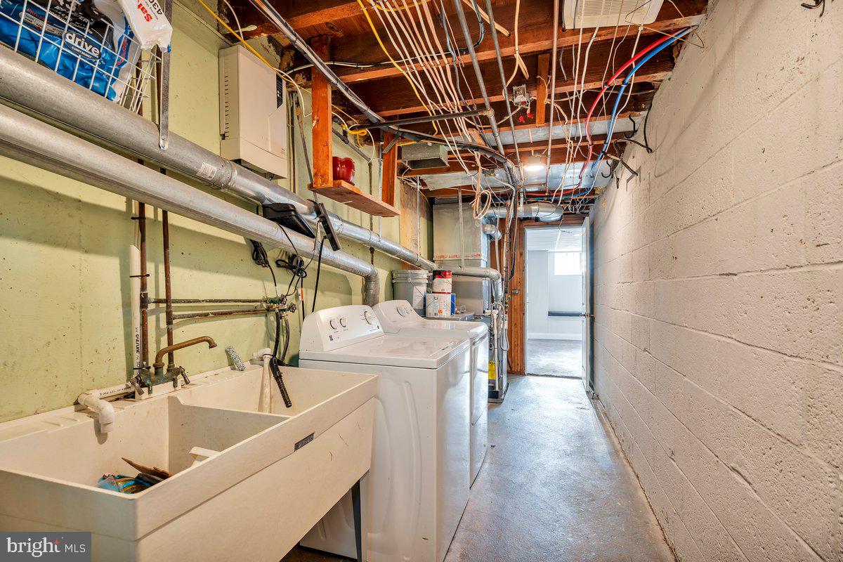 CRISPIN GARDENS - Residential