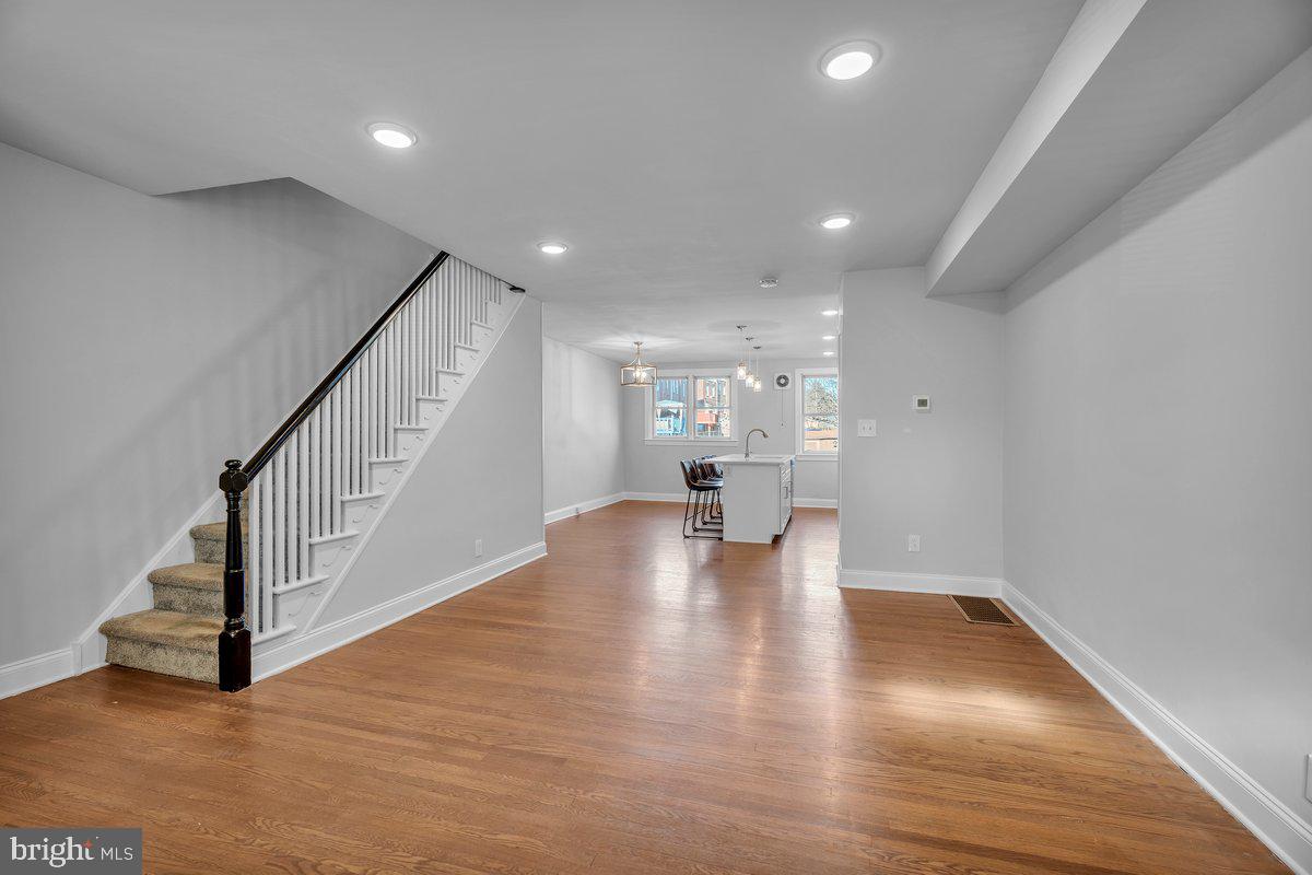 CRISPIN GARDENS - Residential