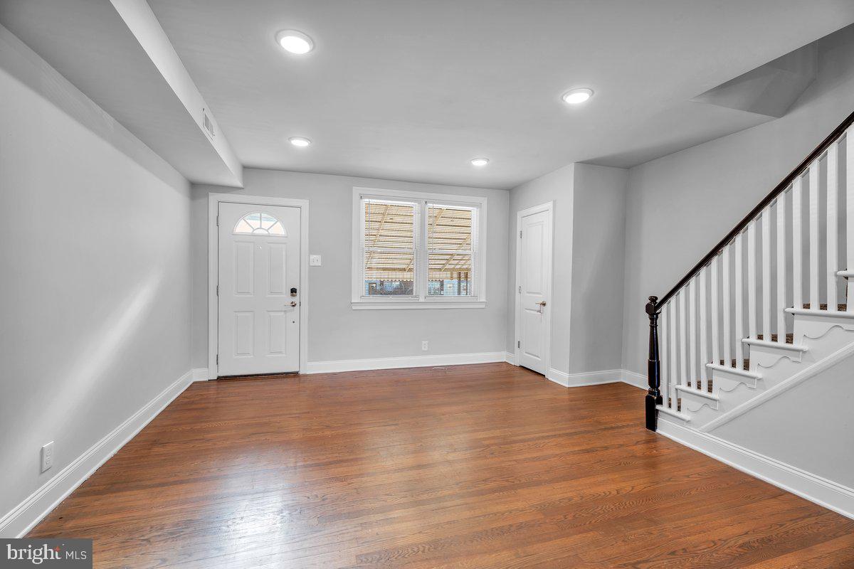 CRISPIN GARDENS - Residential