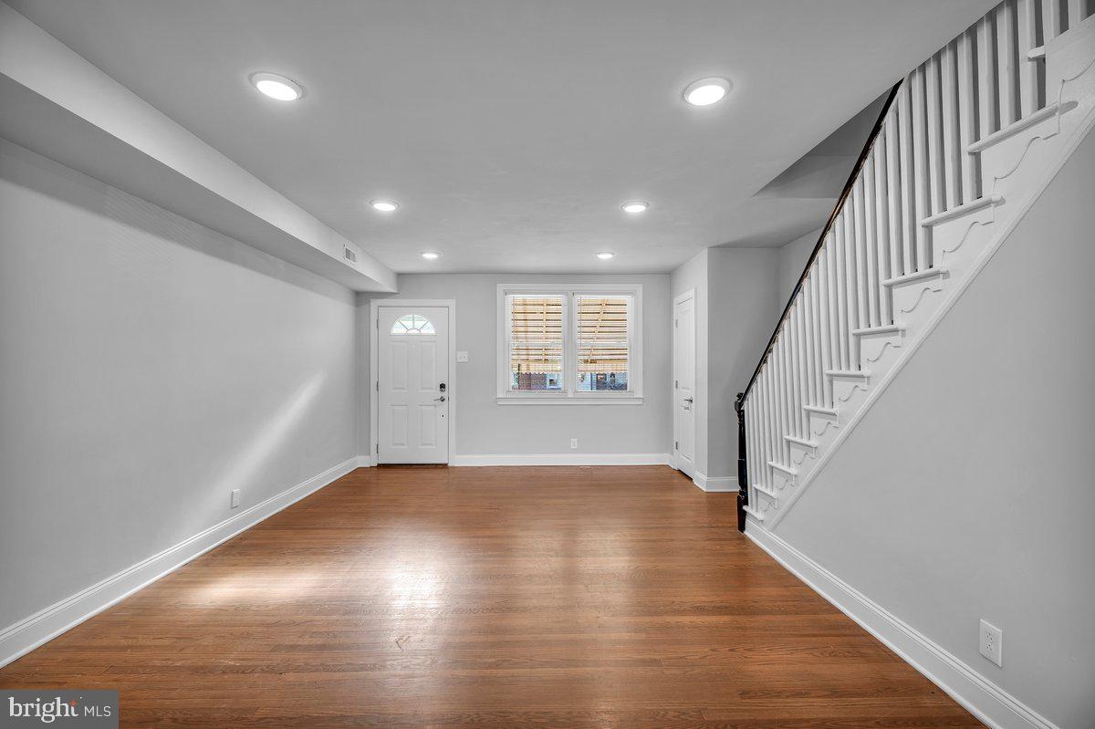 CRISPIN GARDENS - Residential