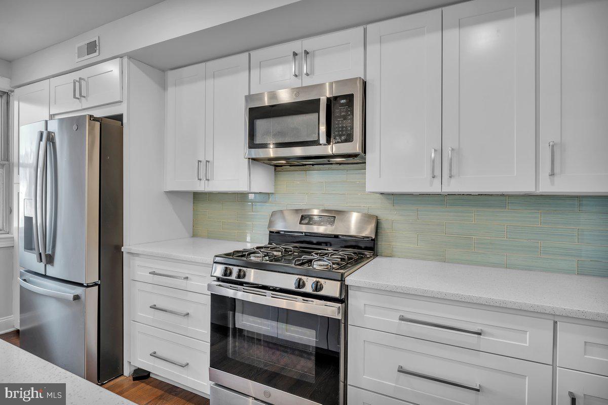 CRISPIN GARDENS - Residential