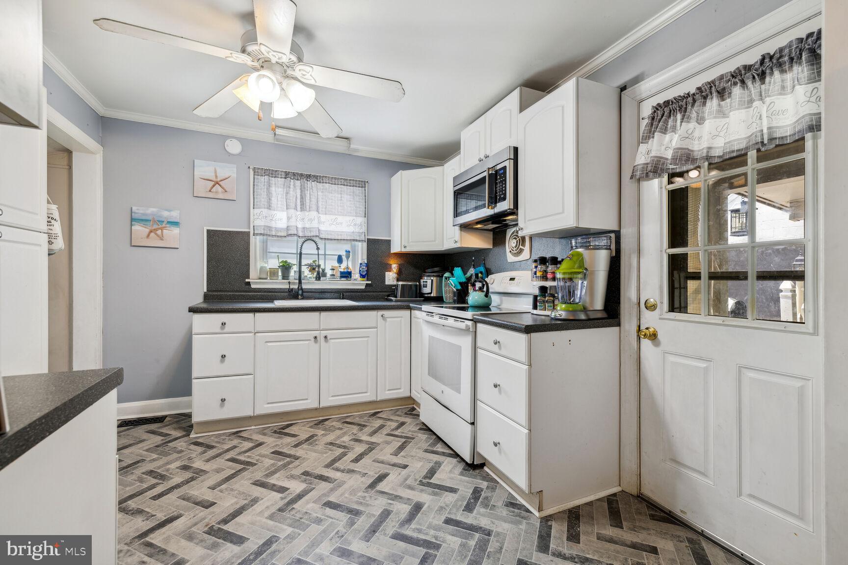 GREENBERRY HILLS - Residential