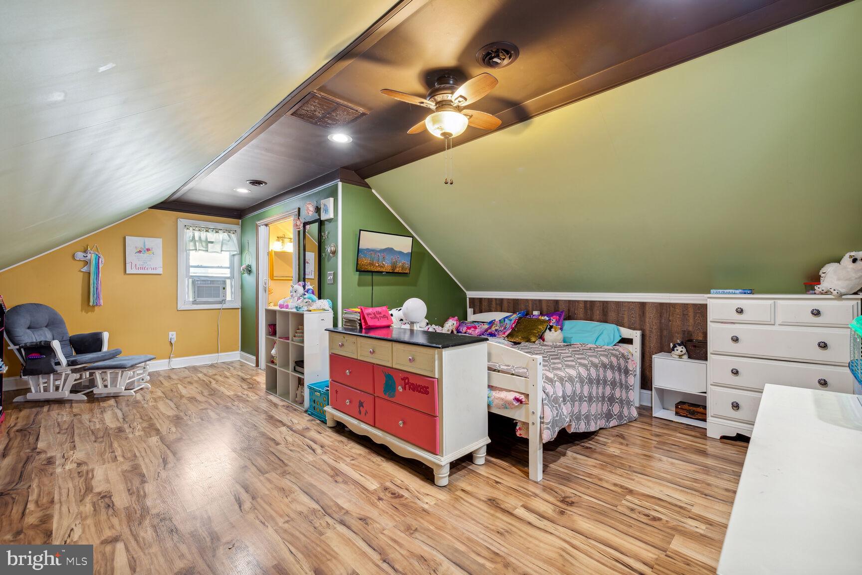 GREENBERRY HILLS - Residential