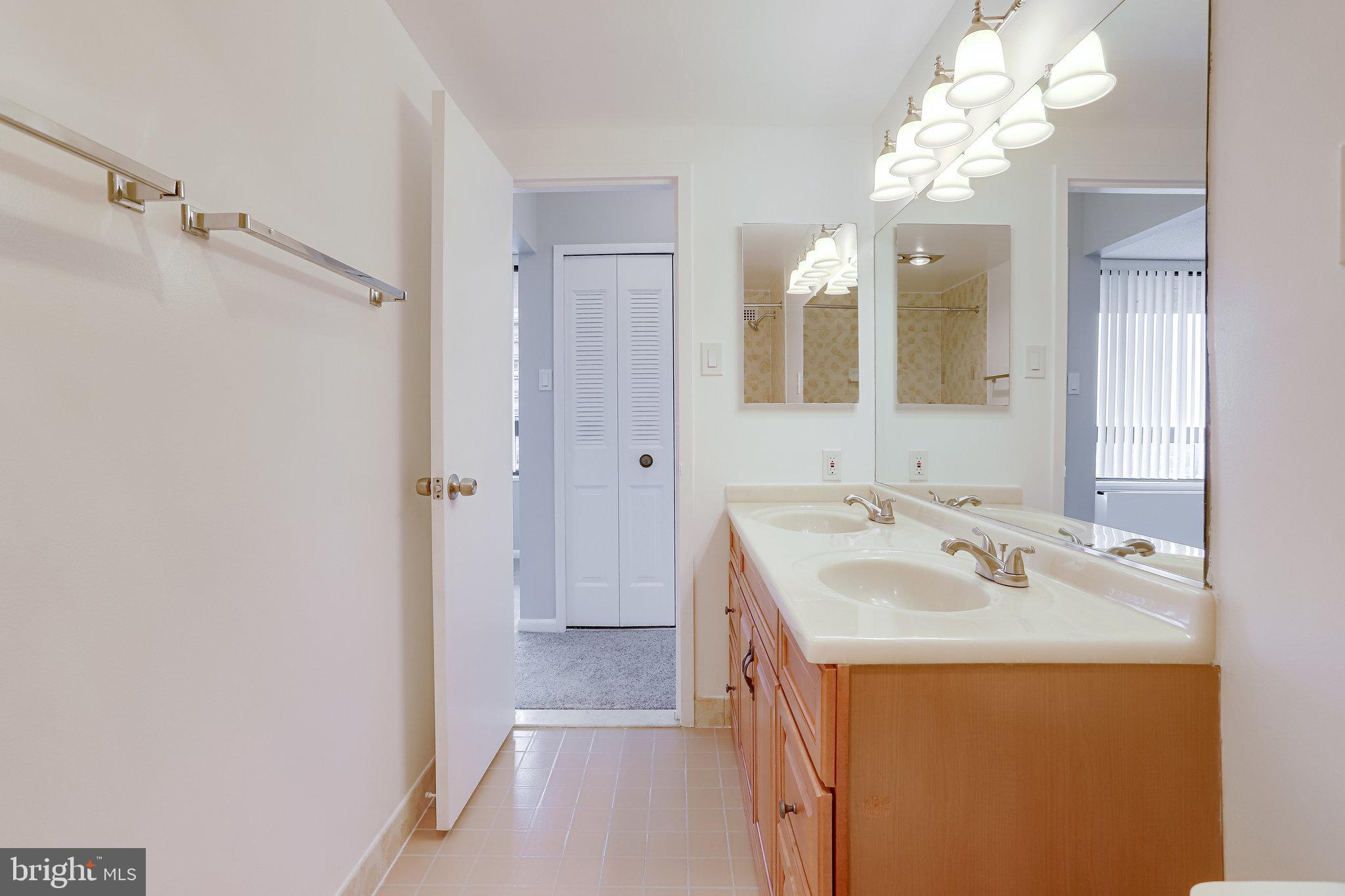 SKYLINE PLAZA - Residential Lease