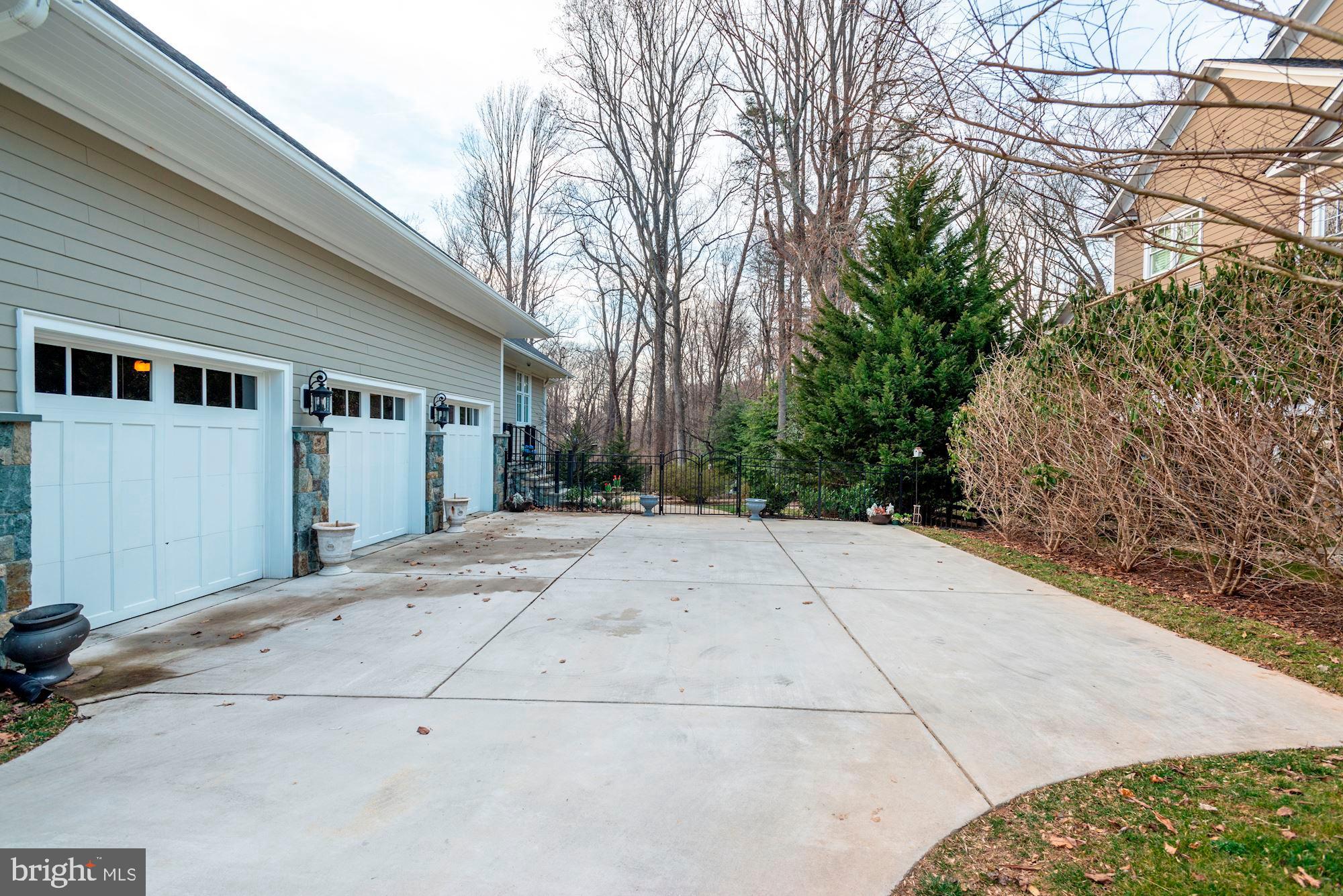 AYR HILL - Residential