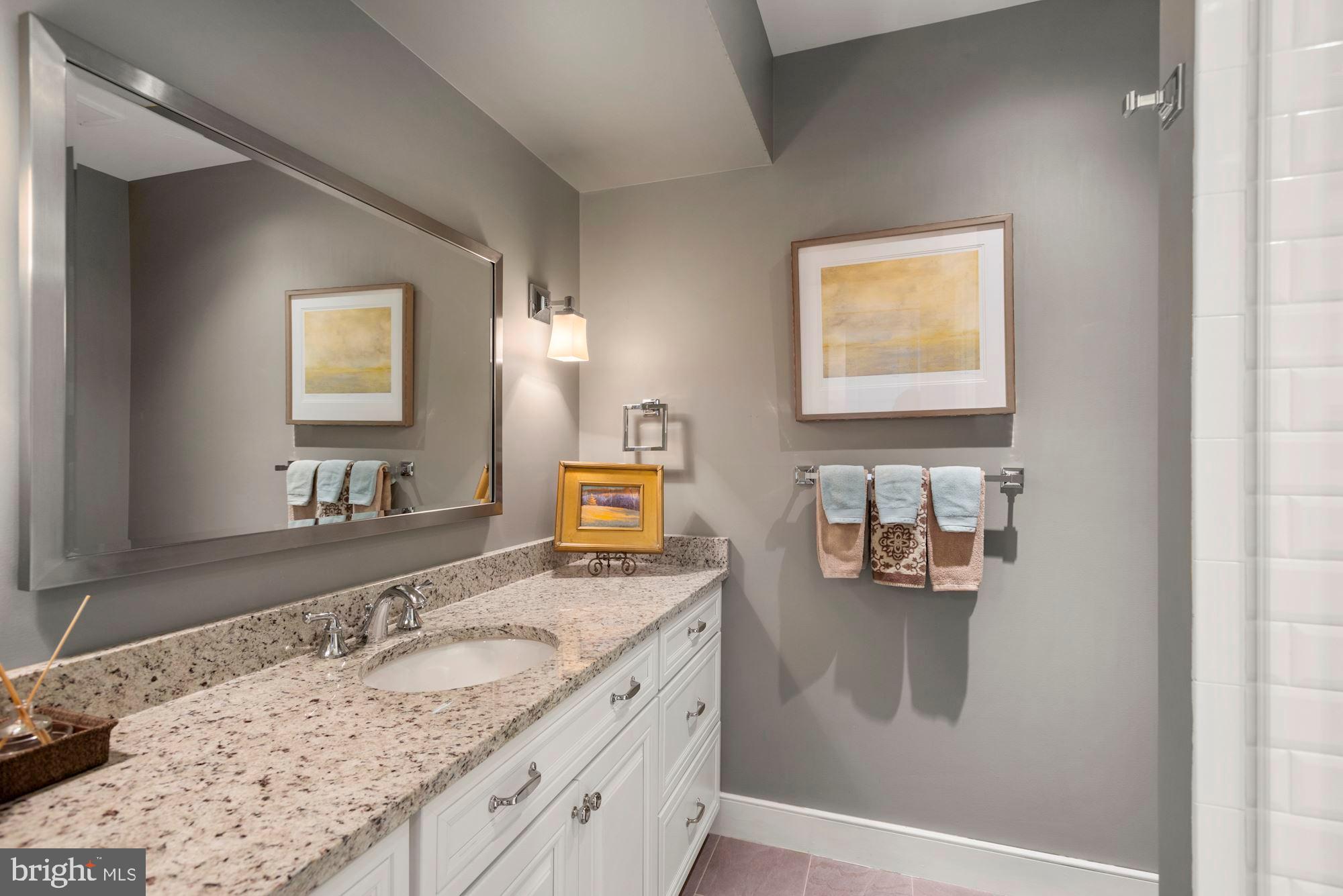 AYR HILL - Residential