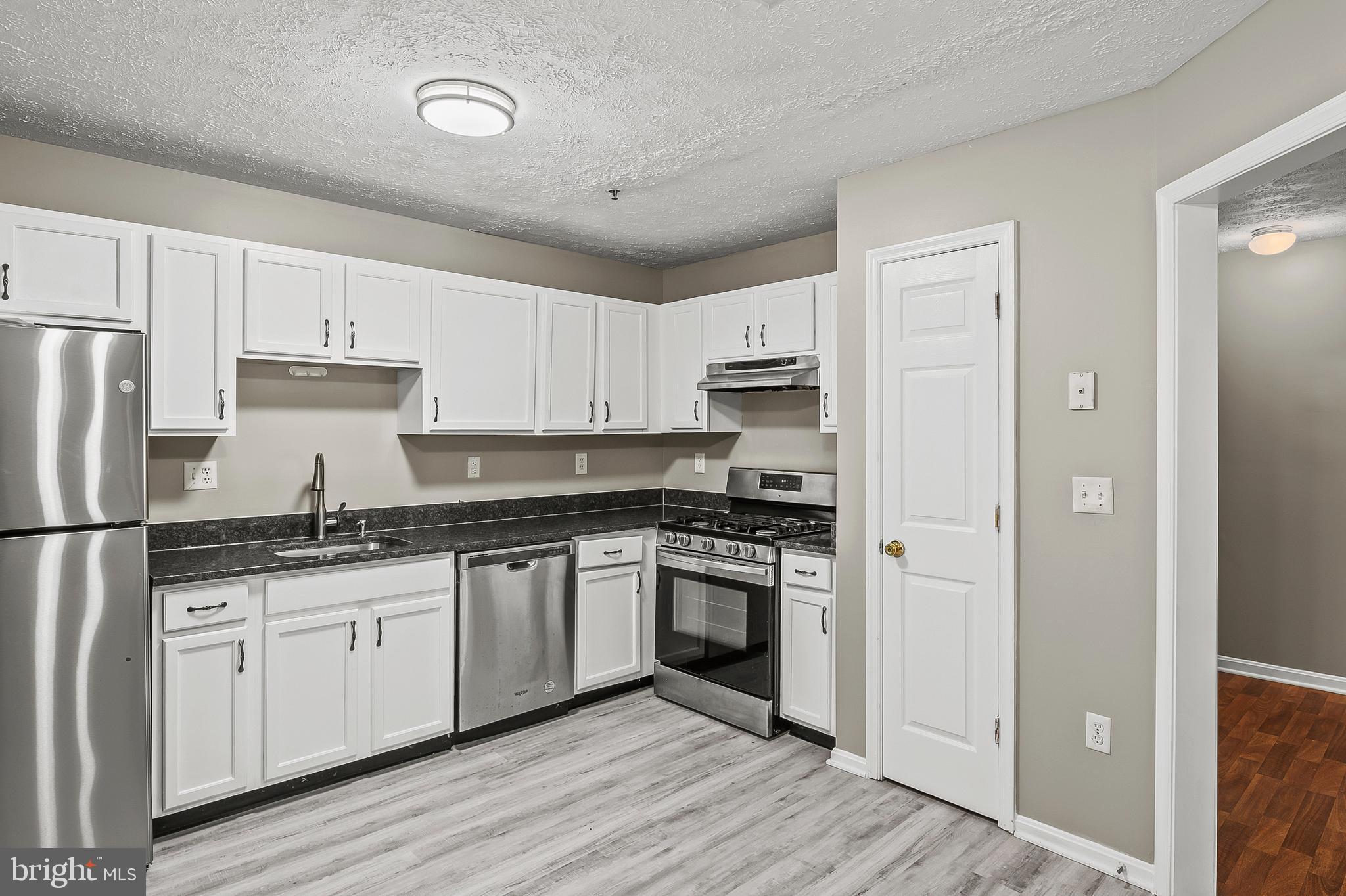 ANNAPOLIS OVERLOOK - Residential Lease