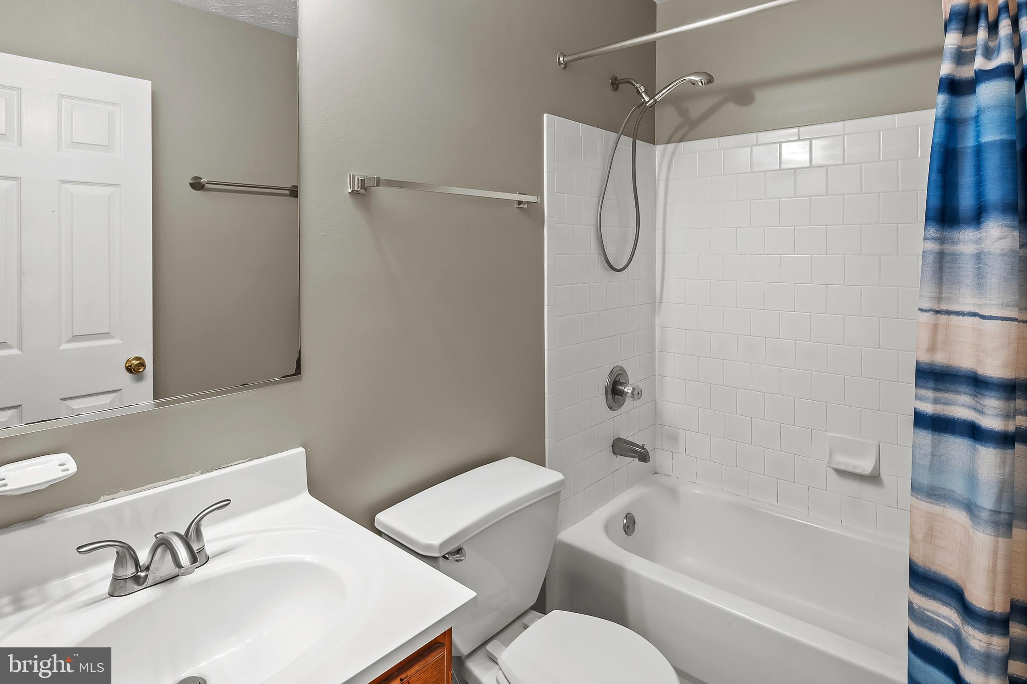 ANNAPOLIS OVERLOOK - Residential Lease