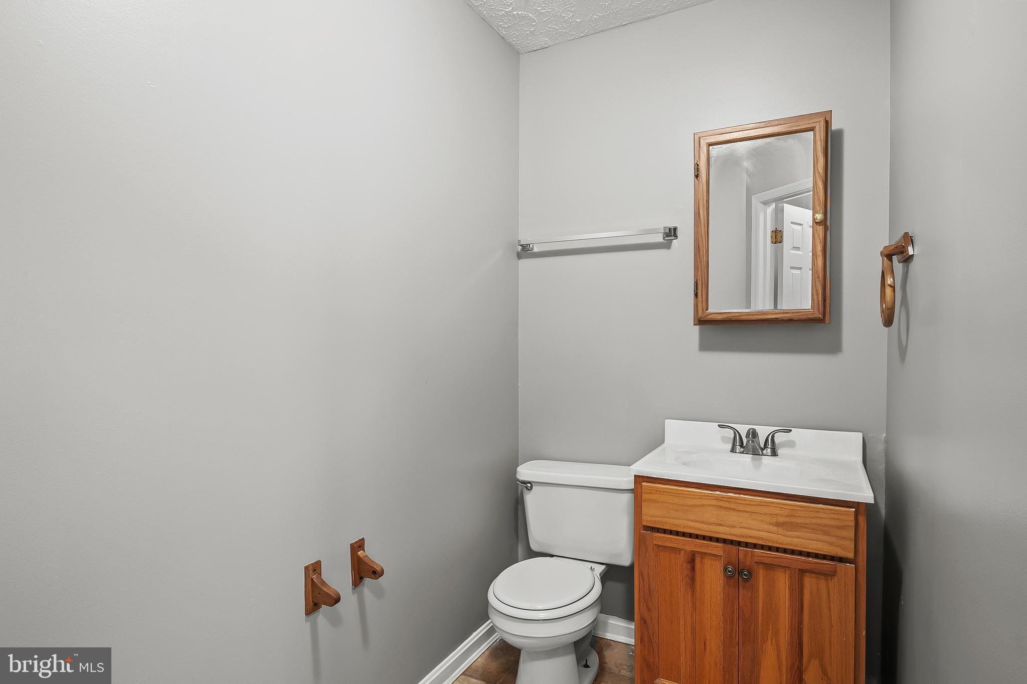 ANNAPOLIS OVERLOOK - Residential Lease