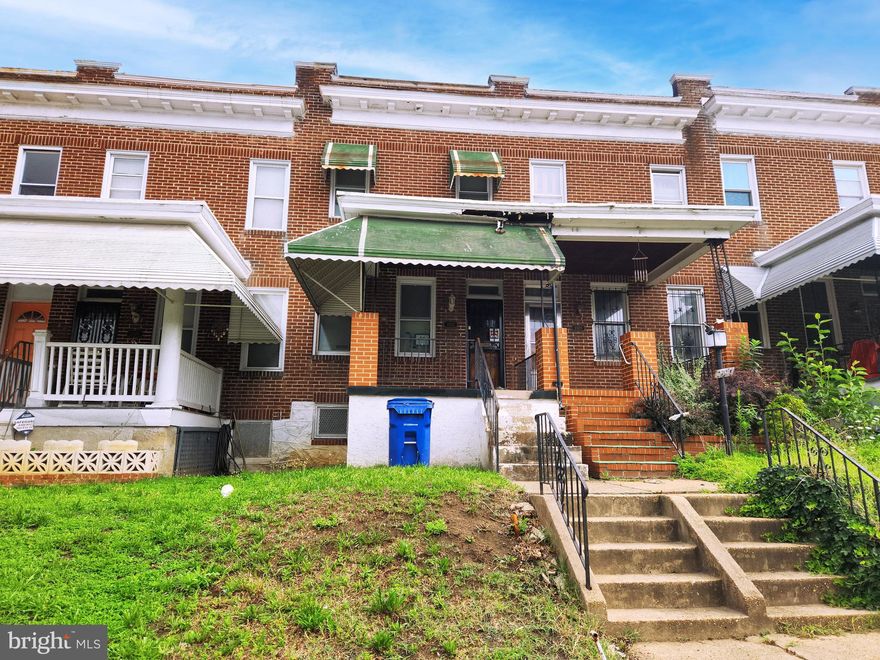 ONLINE AUCTION: Bidding begins 9/11 @ 10:00 AM. Bidding ends 9/13 @ 7:05 PM. List Price is Suggested Opening Bid. 2 Story Porch-Front Townhouse located in the Penrose neighborhood in Baltimore, Maryland. Nearby attractions include Westside Shopping Center, Grace Medical Center, and West Baltimore MARC Station. Easy Access to Major Traffic Artery Edmondson Ave. Property is Vacant. See below for more information. Deposit: $7,500.