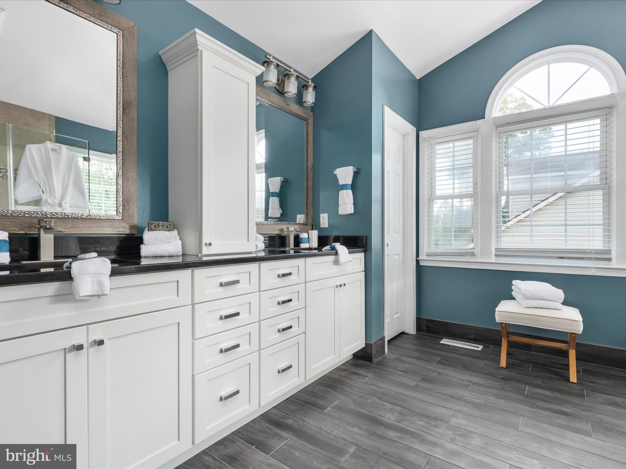 HAWTHORNE FOREST - Residential