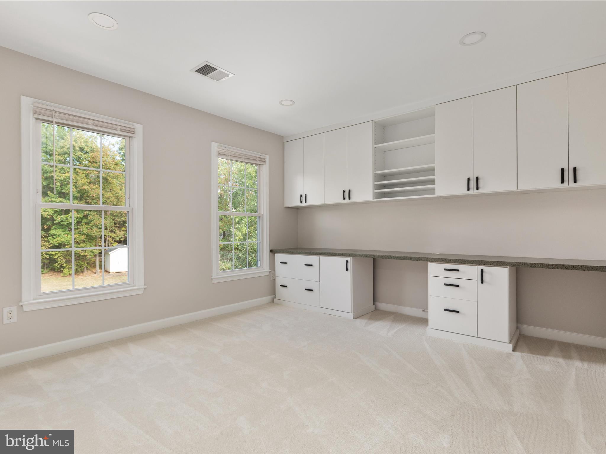 HAWTHORNE FOREST - Residential