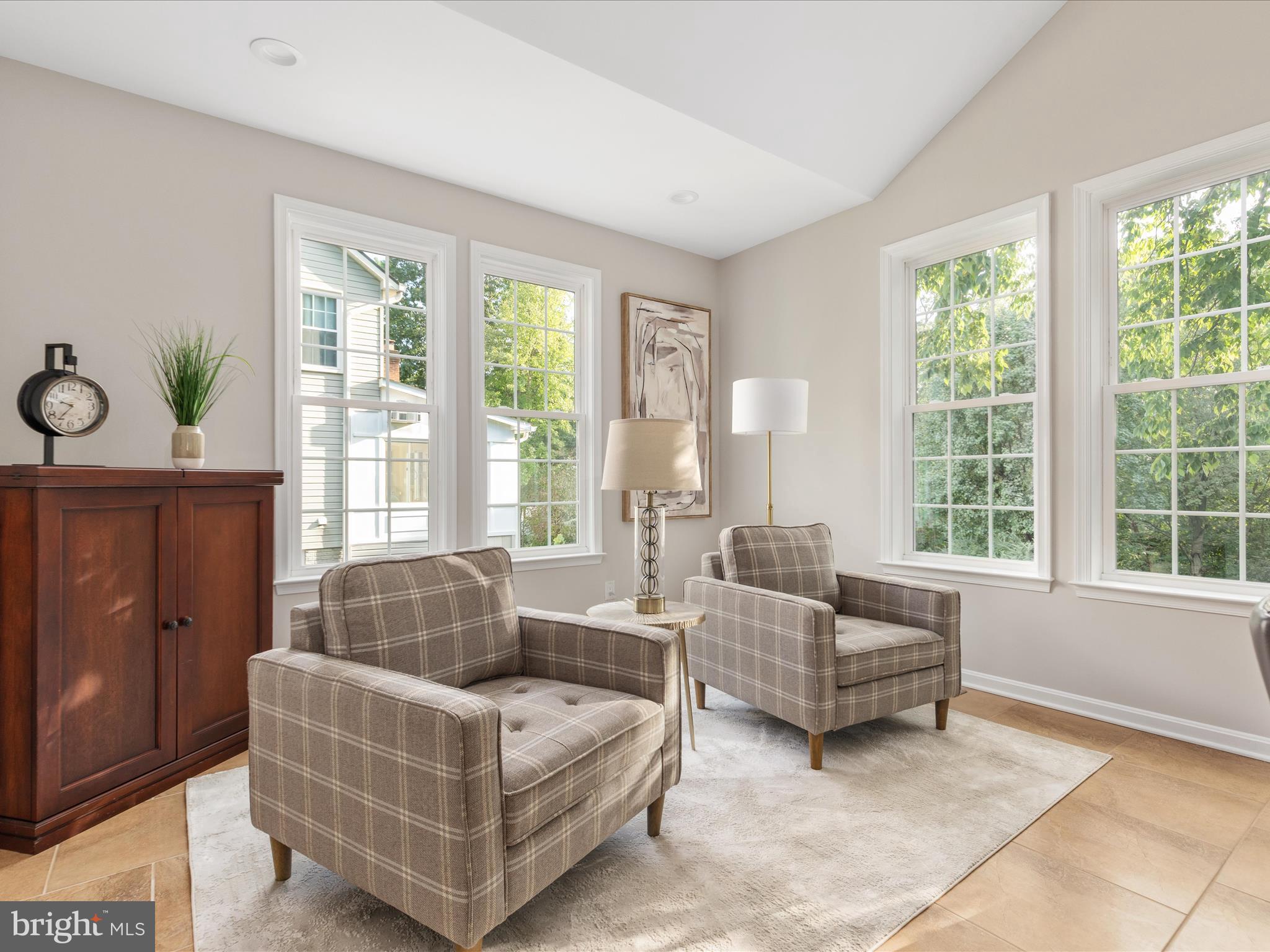 HAWTHORNE FOREST - Residential