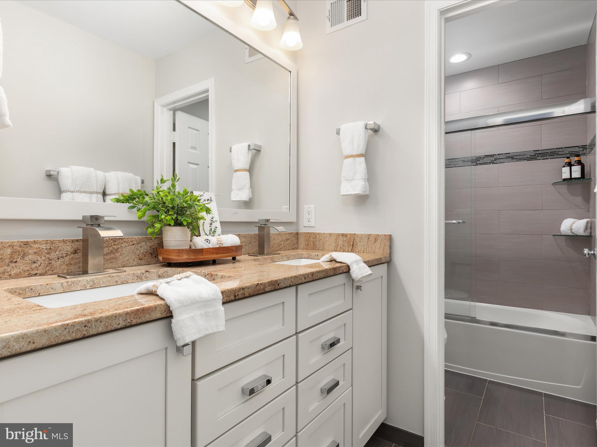 HAWTHORNE FOREST - Residential