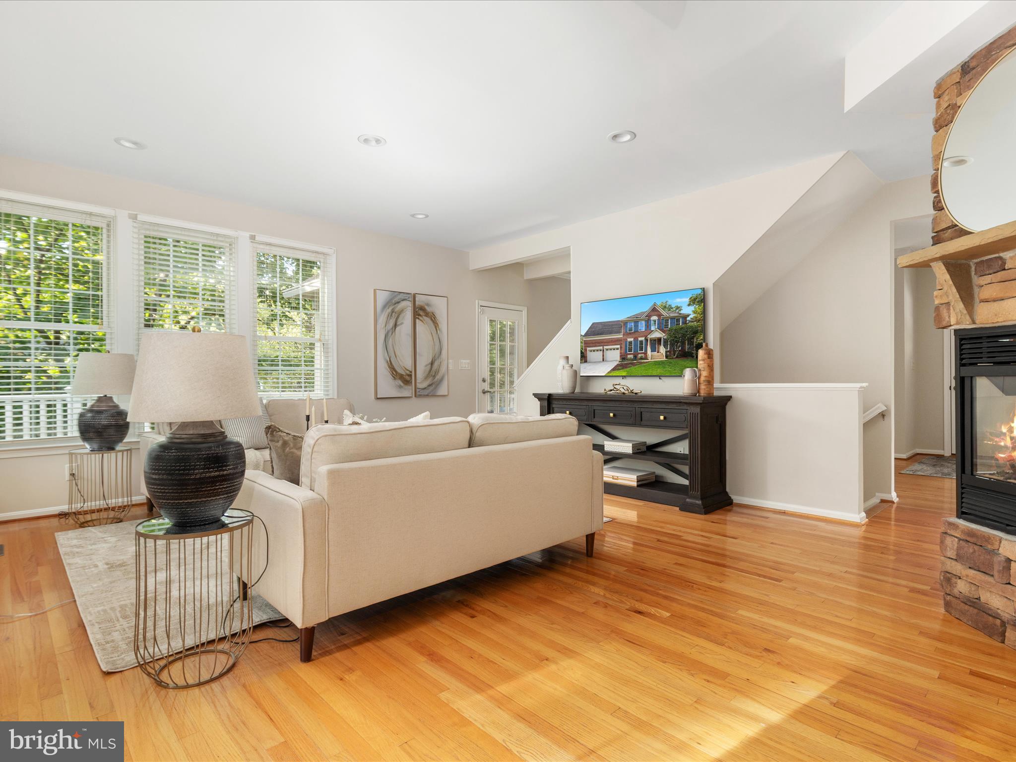 HAWTHORNE FOREST - Residential