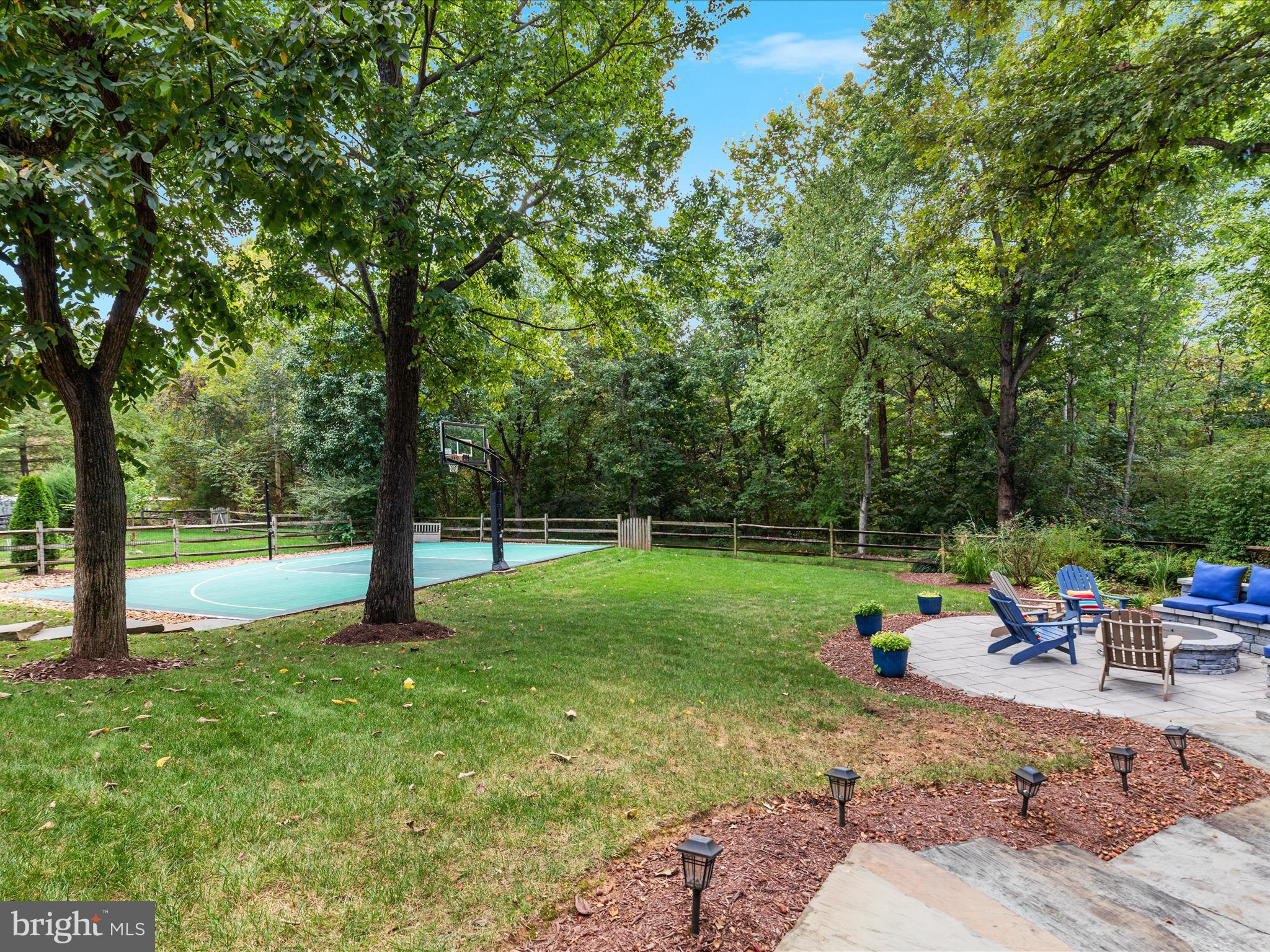 HAWTHORNE FOREST - Residential