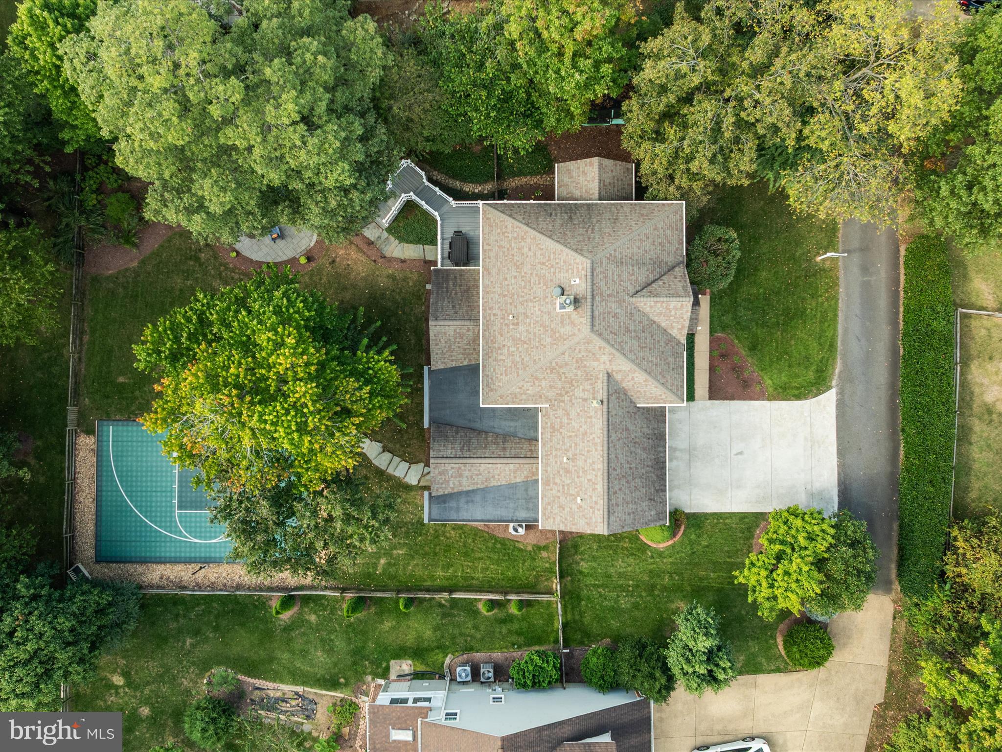 HAWTHORNE FOREST - Residential